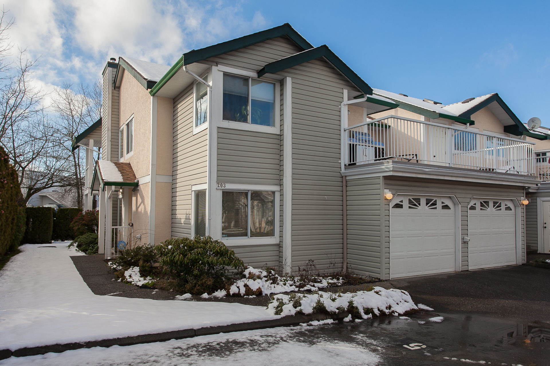 203 - 8972 Fleetwood Way, Surrey