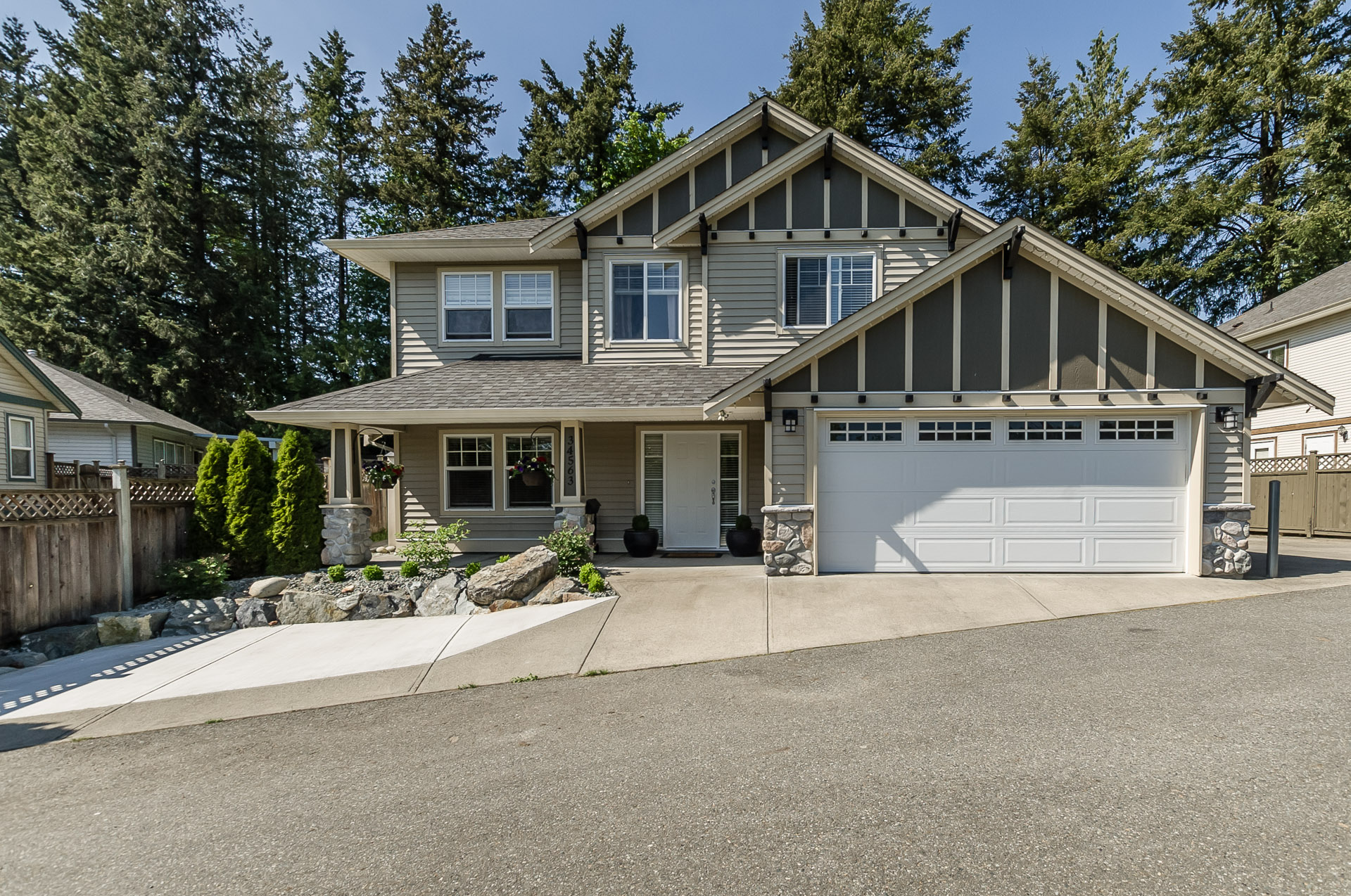 34563 Stoneleigh Avenue, Abbotsford