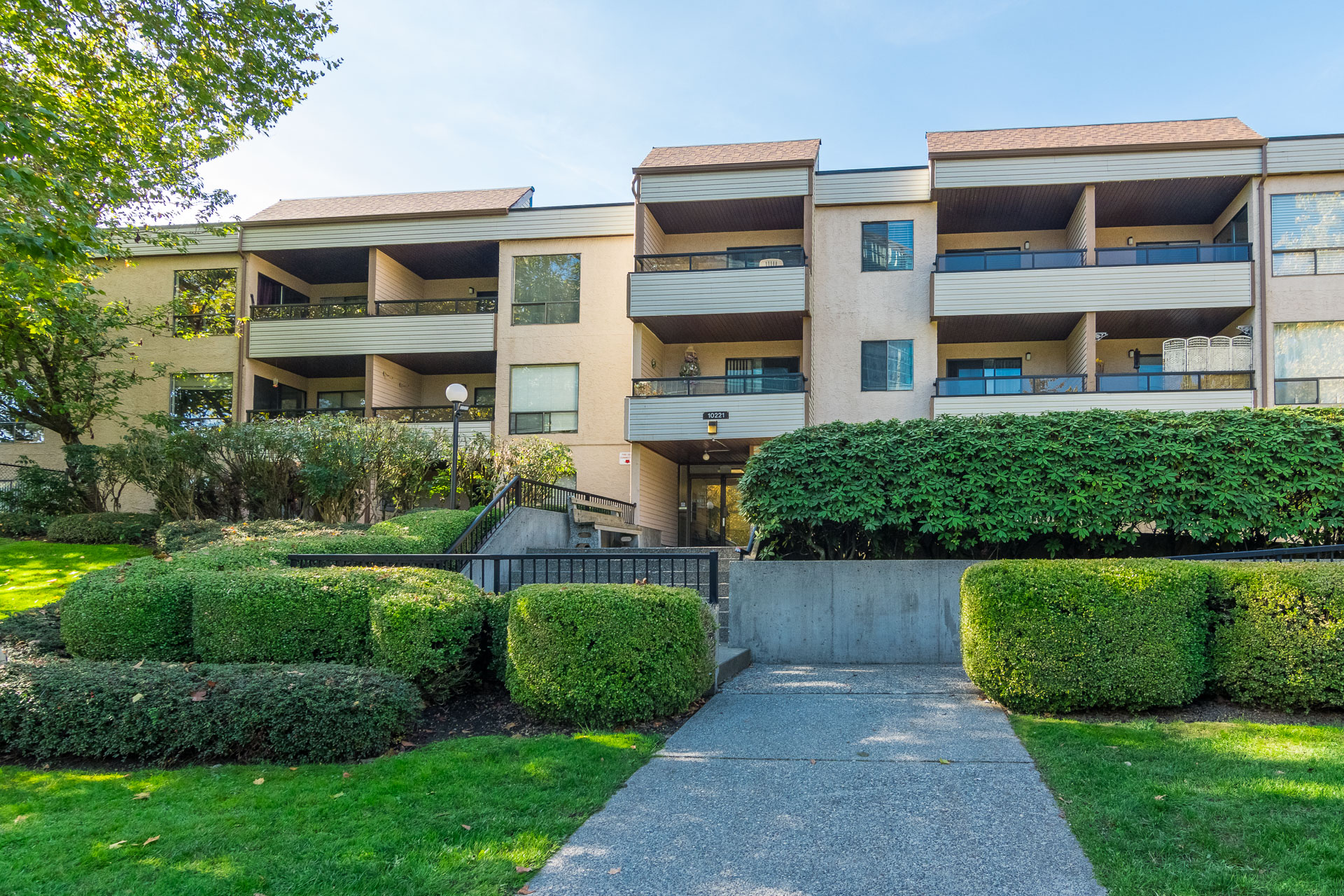 211 - 10221 133A Street, Surrey