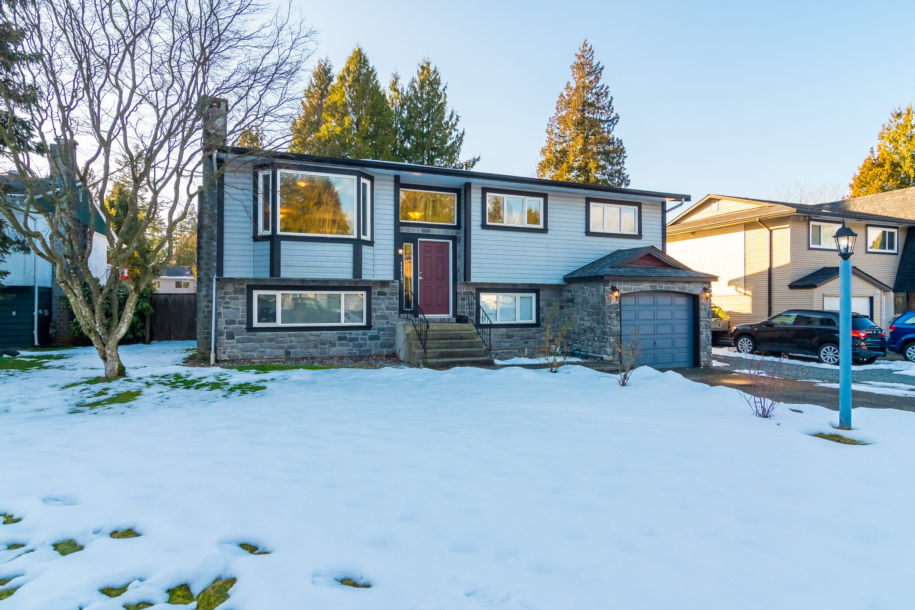 11737 208 Street, Maple Ridge