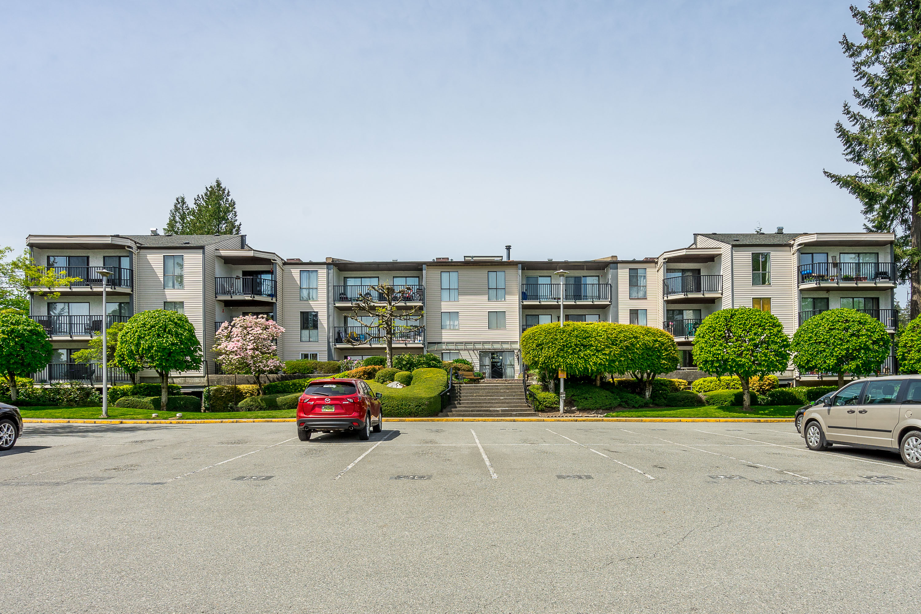 213 - 9952 149 Street, Surrey