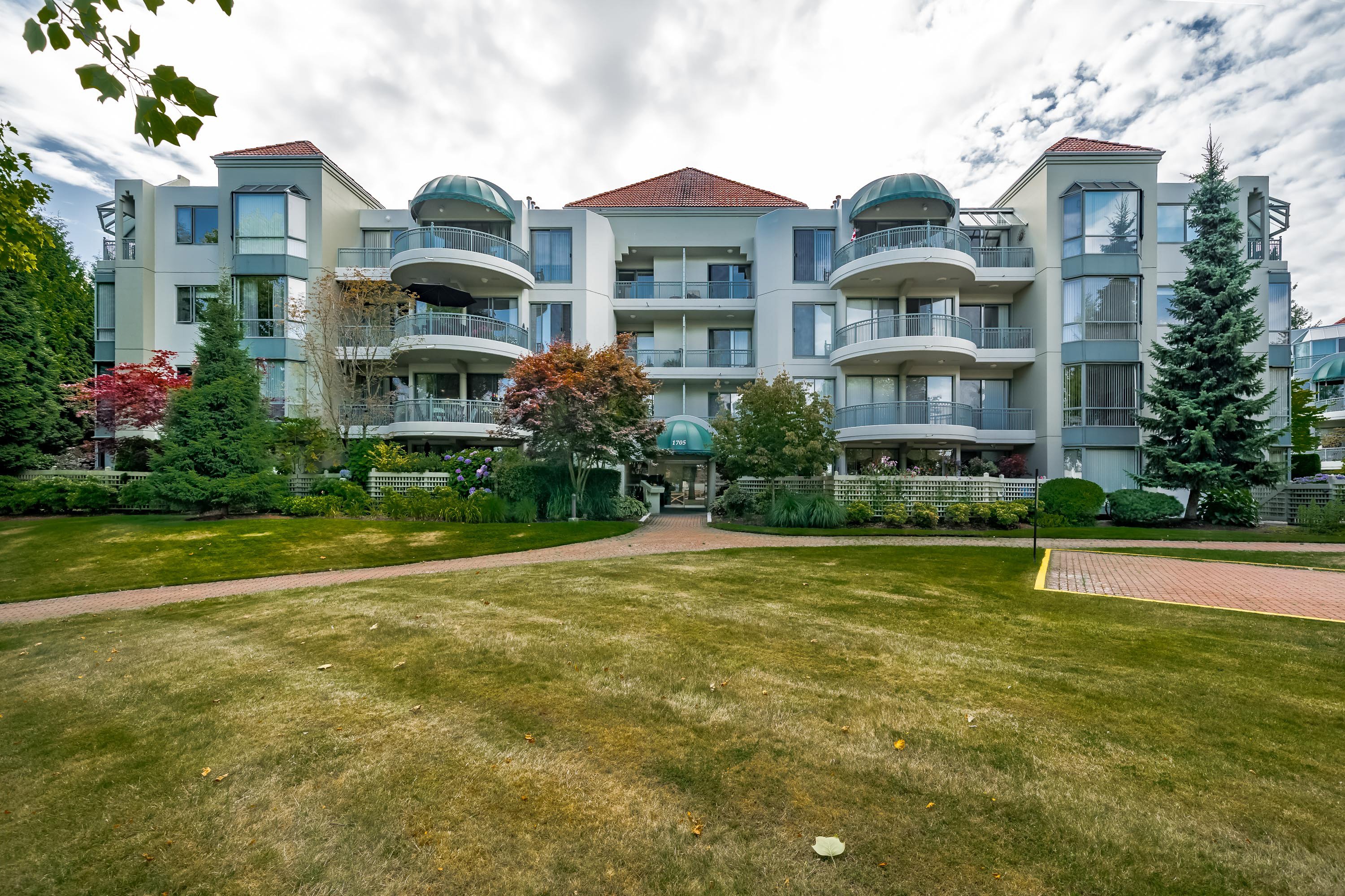 201 - 1705 Martin Drive, Surrey