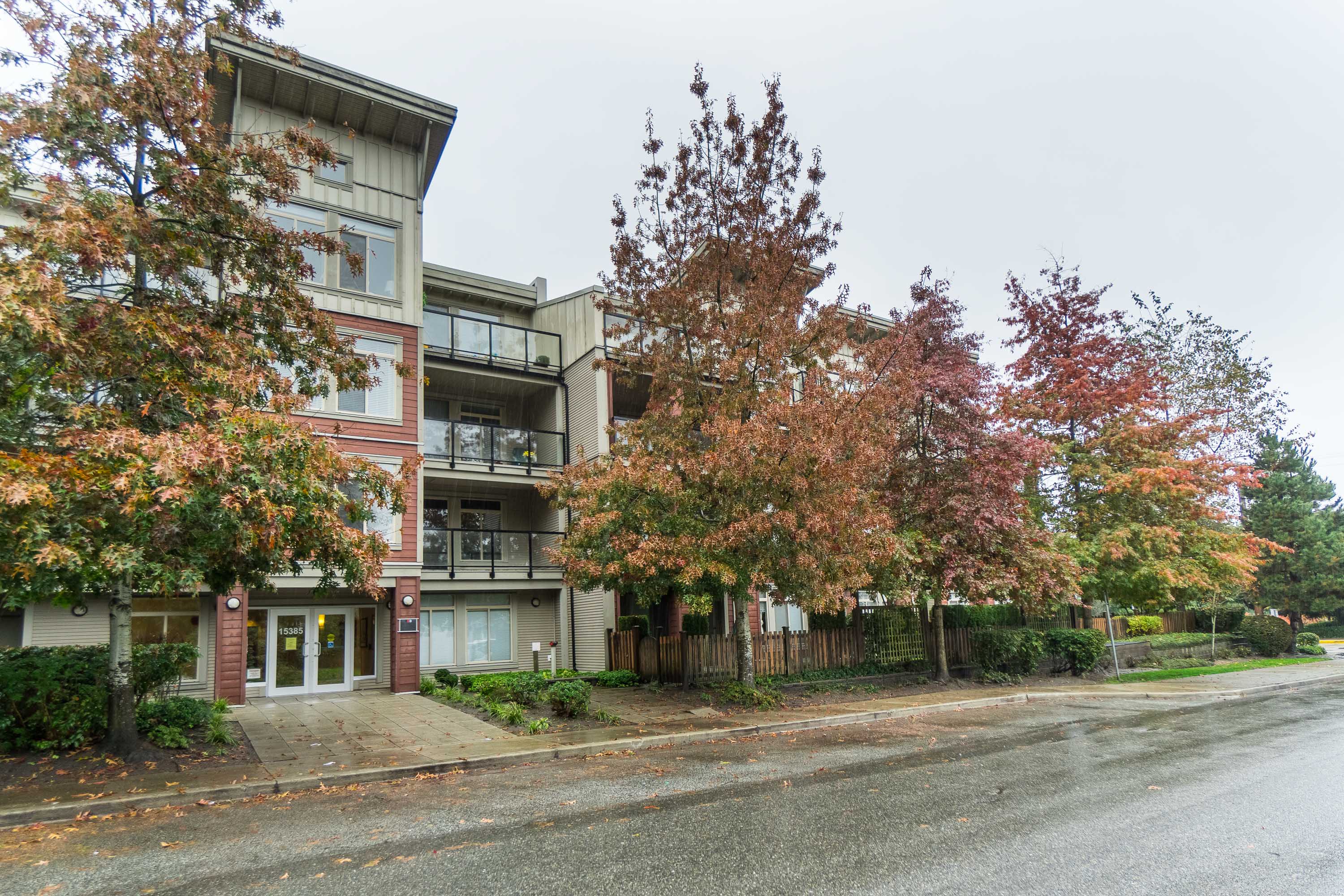 105 - 15385 101A Avenue, Surrey