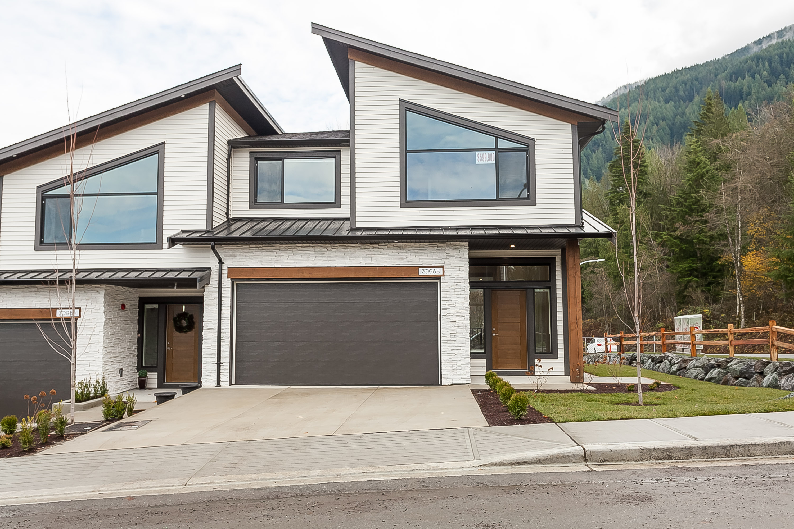 B - 7098 Tahoma Place, Chilliwack