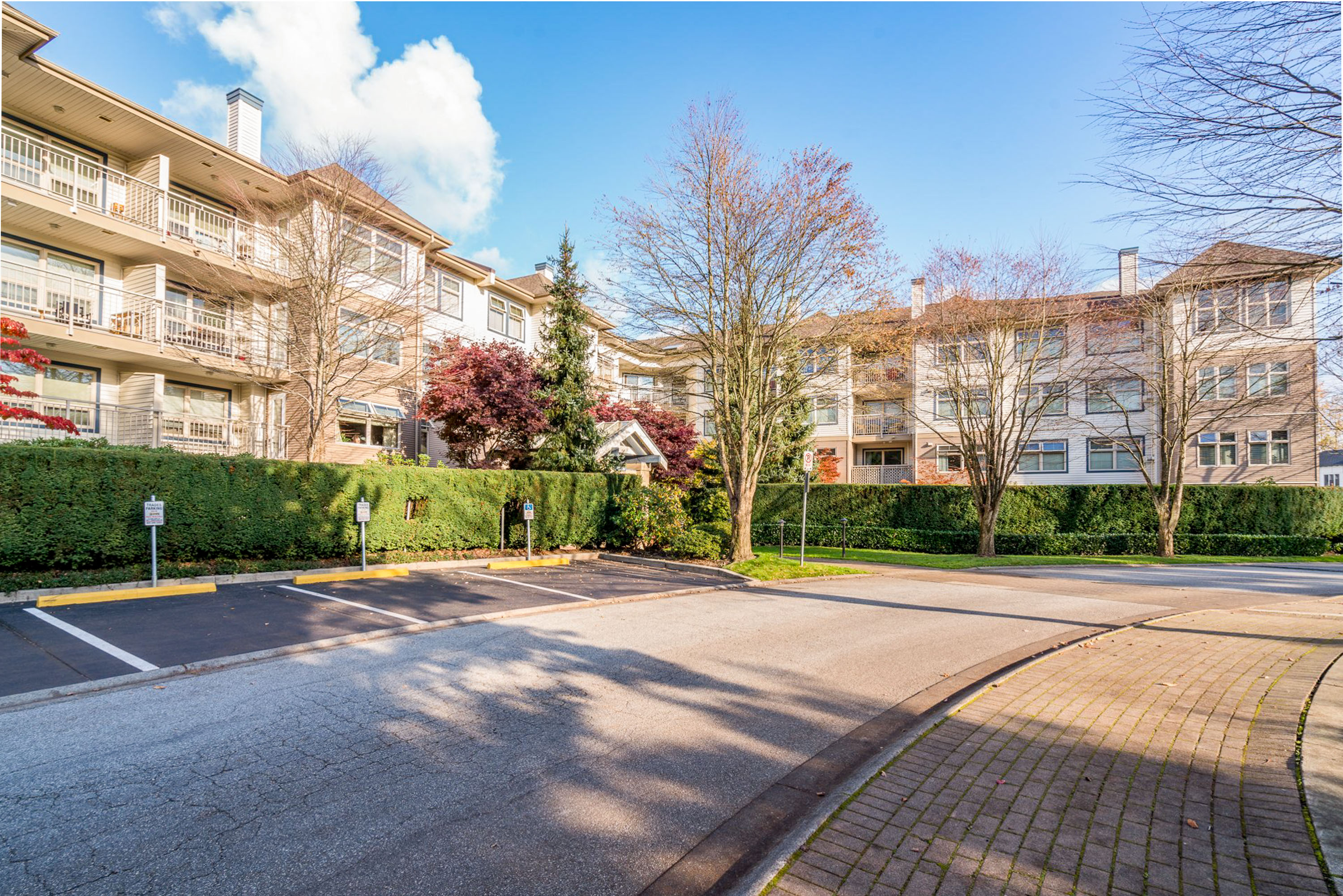 407 - 15210 Guildford Drive, Surrey