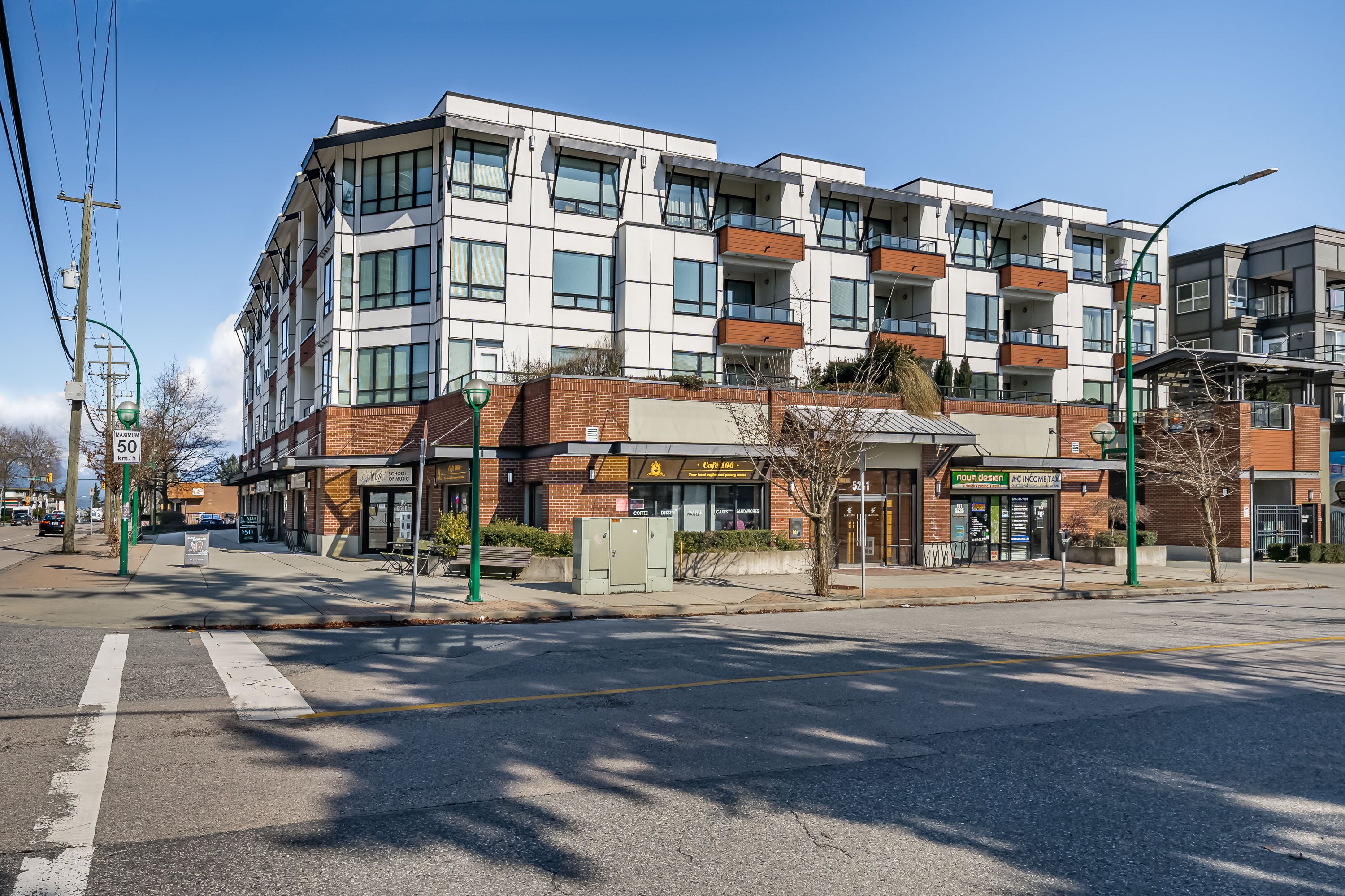 202 - 5211 Grimmer Street, Burnaby