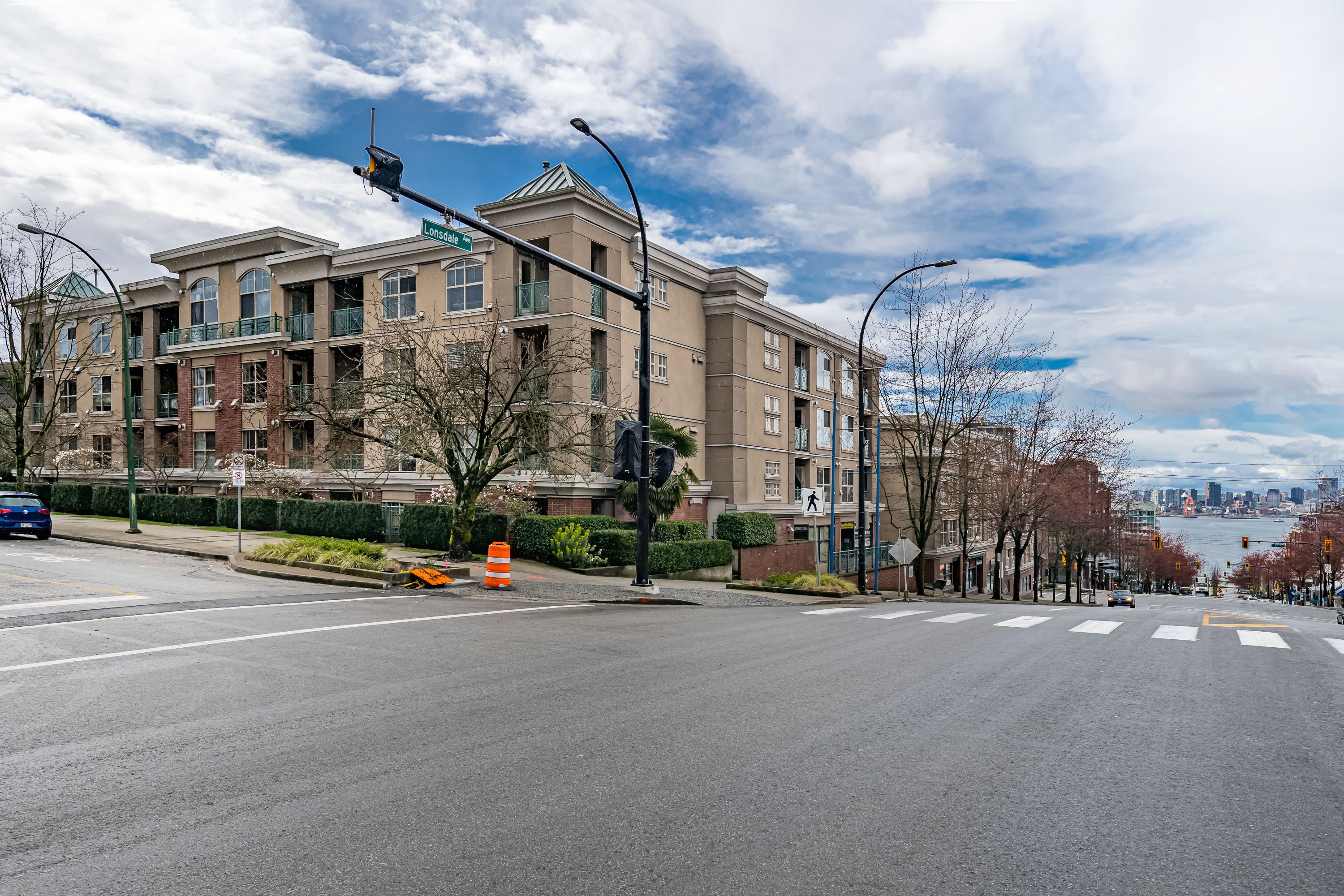 C10 - 332 Lonsdale Avenue, North Vancouver