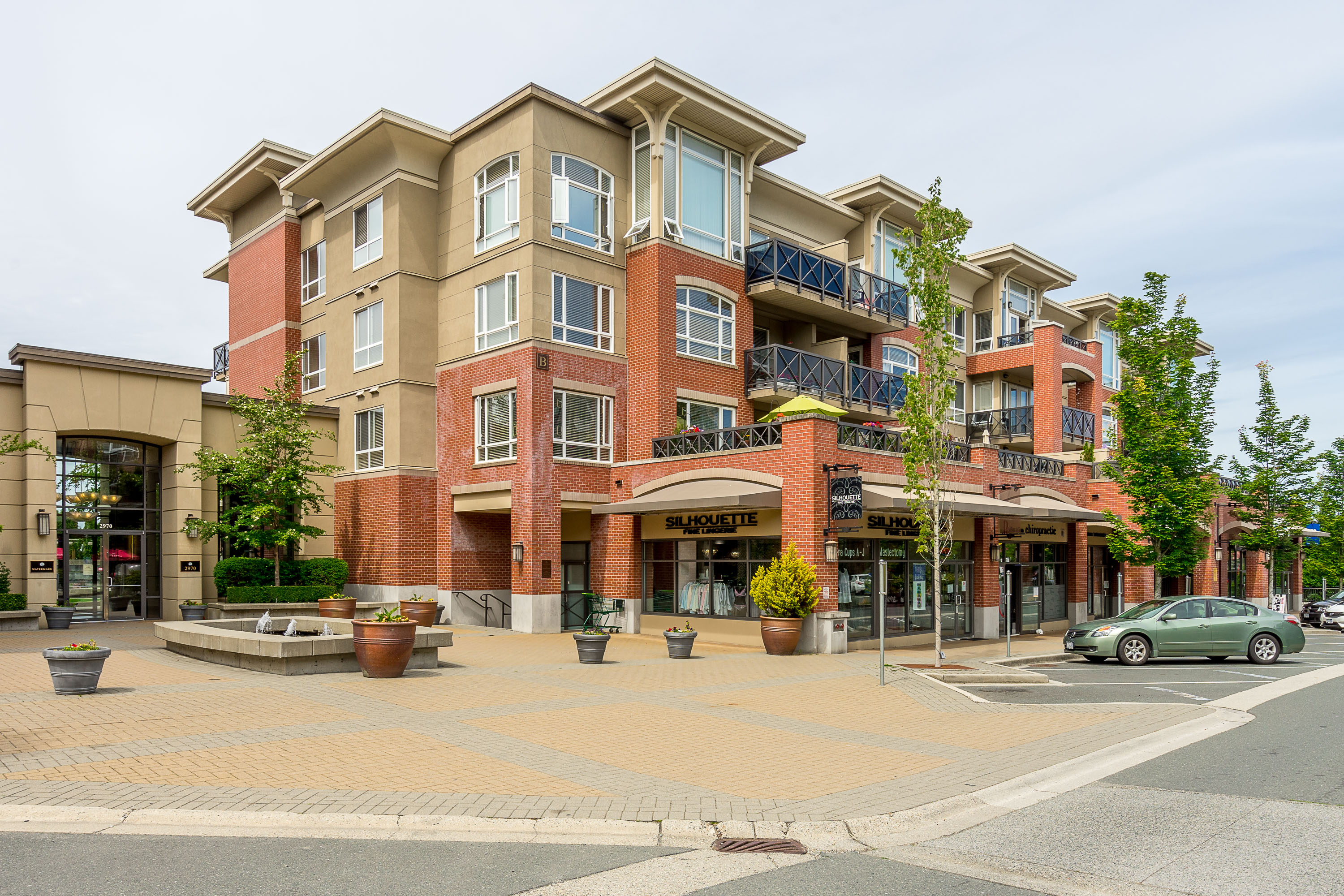 111 - 2970 King George Blvd, Surrey