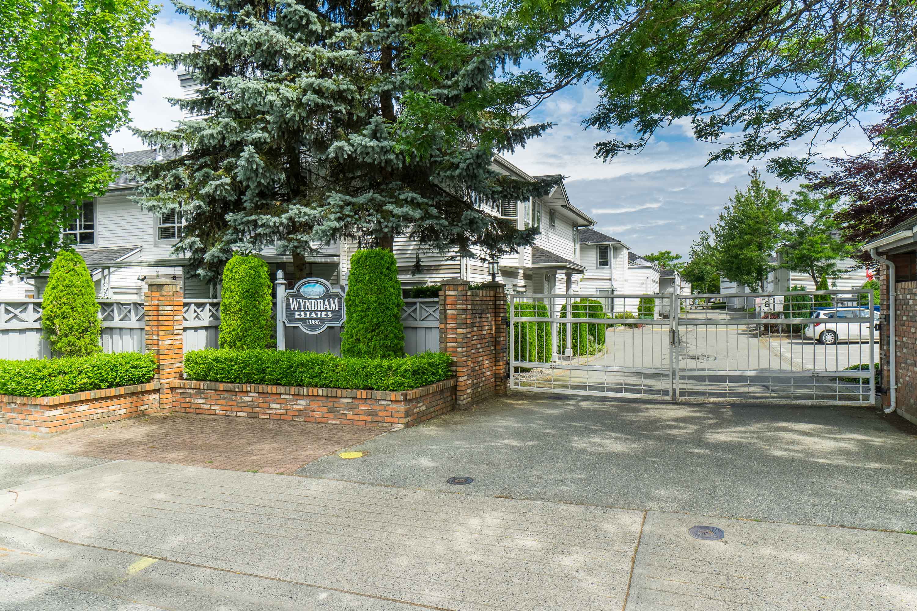 207 - 13895 102 Avenue, Surrey