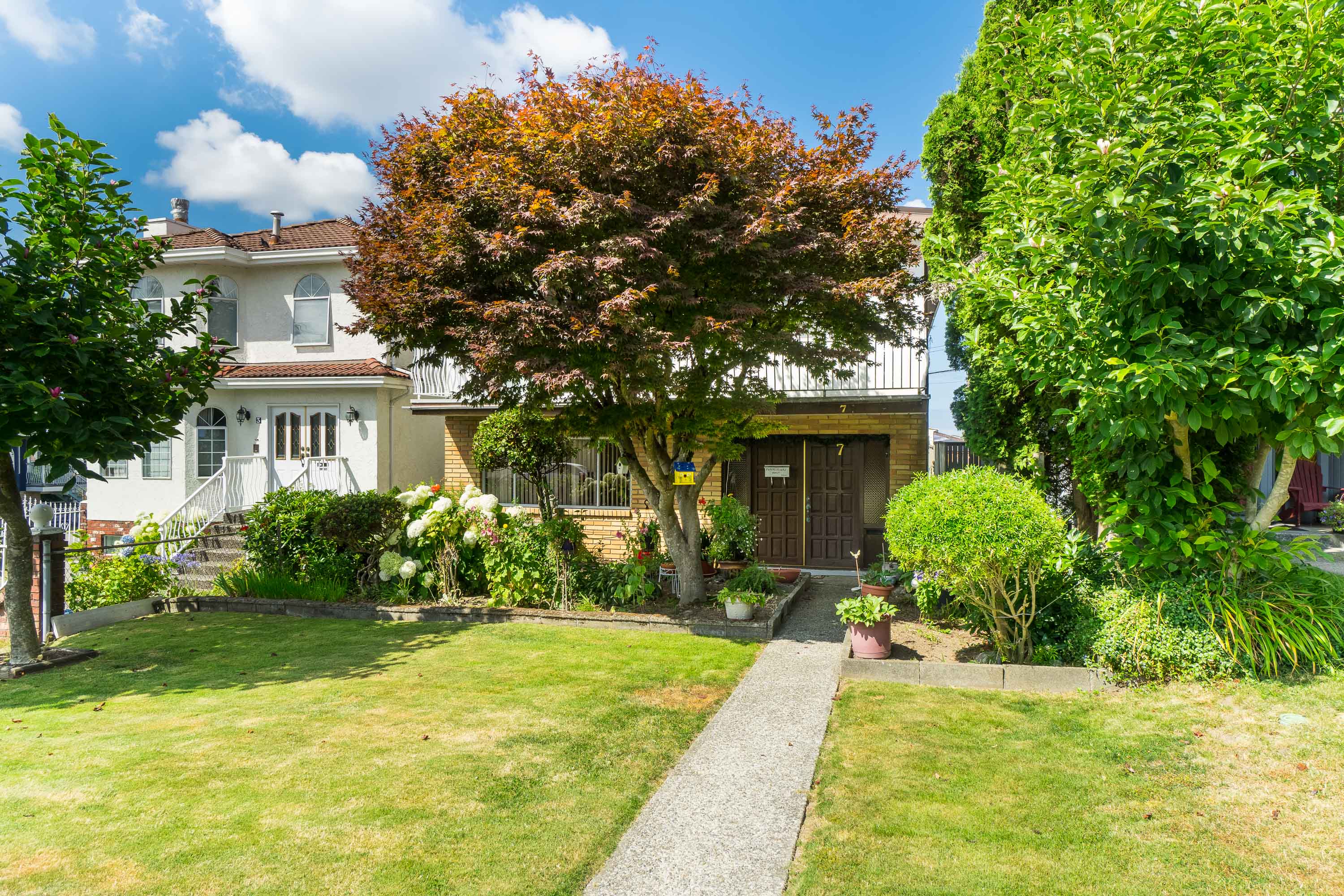 7 N Grosvenor Avenue, Burnaby