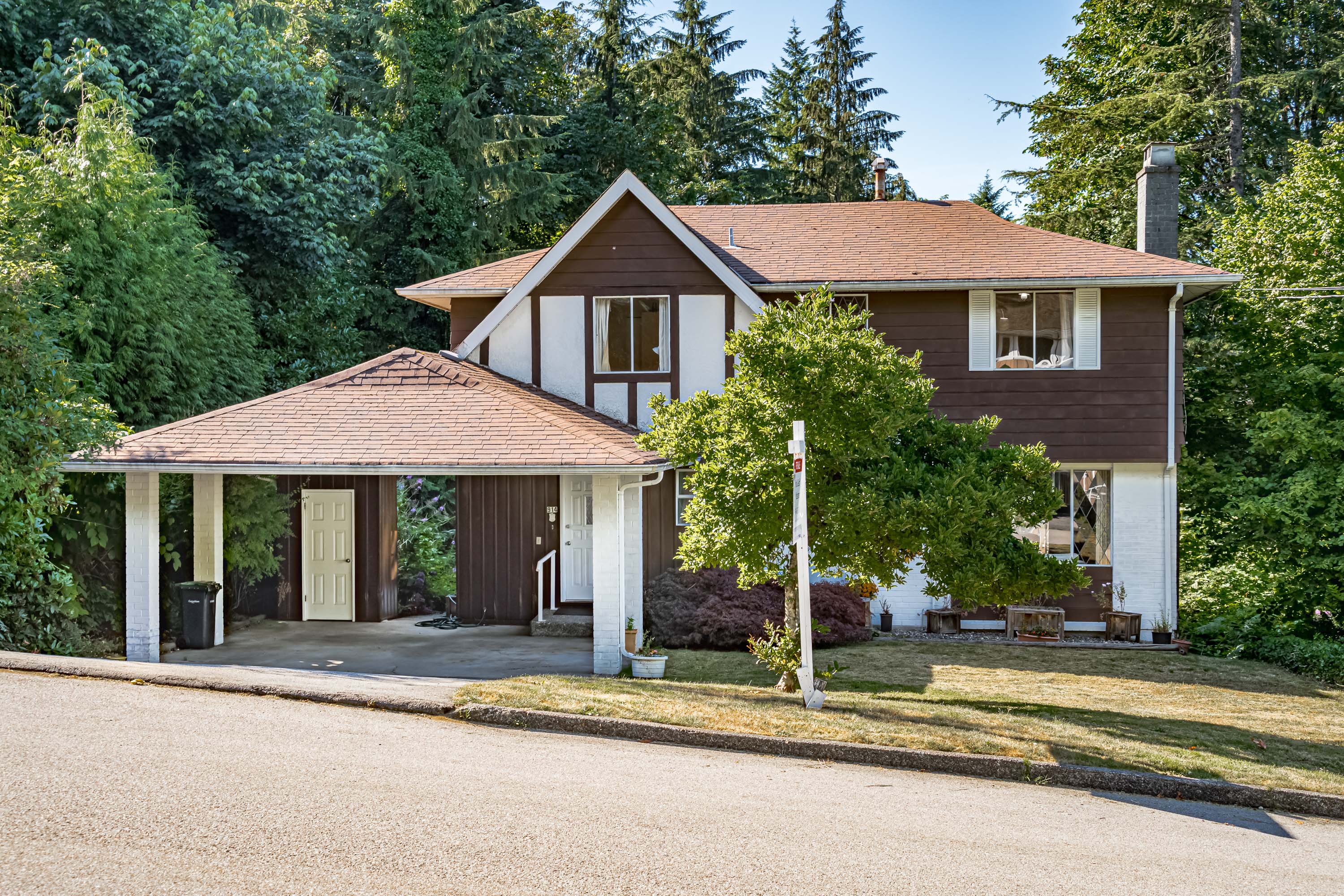 914 Fresno Place, Coquitlam