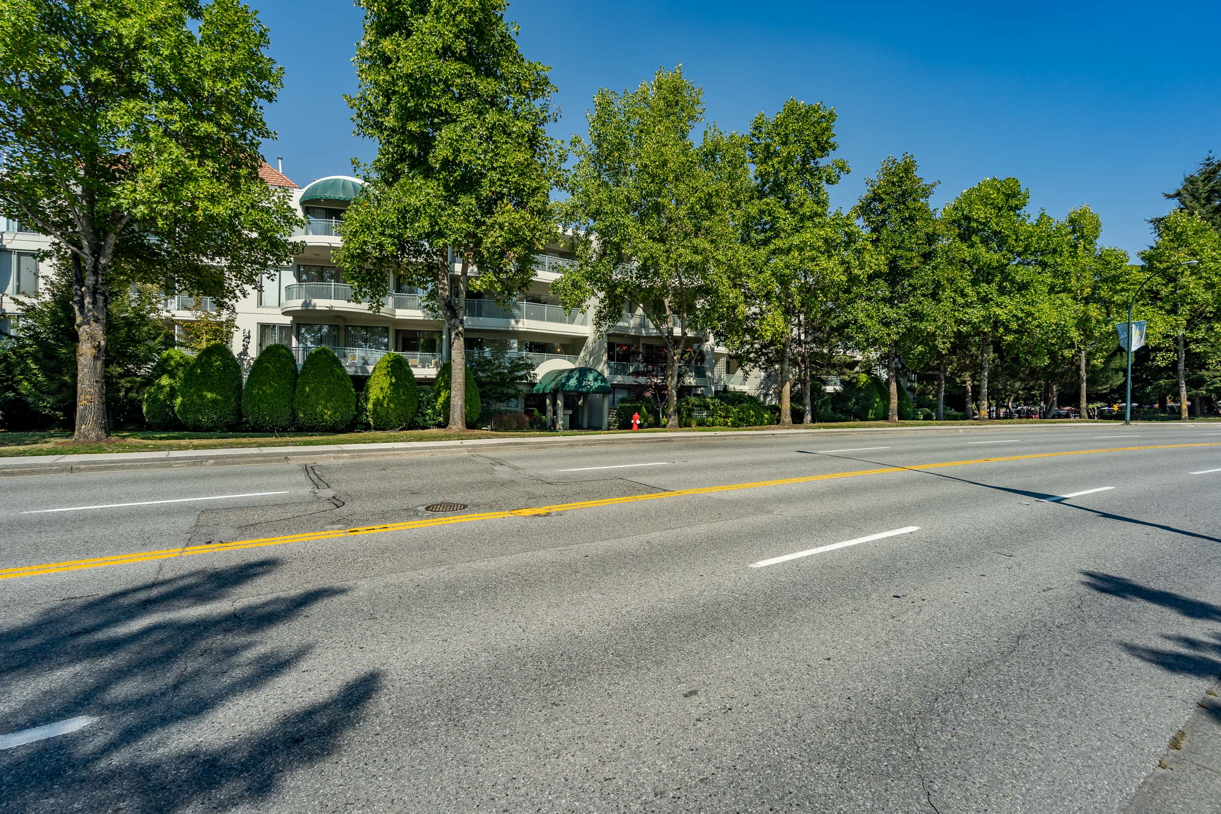 402 - 1785 Martin Drive, White Rock