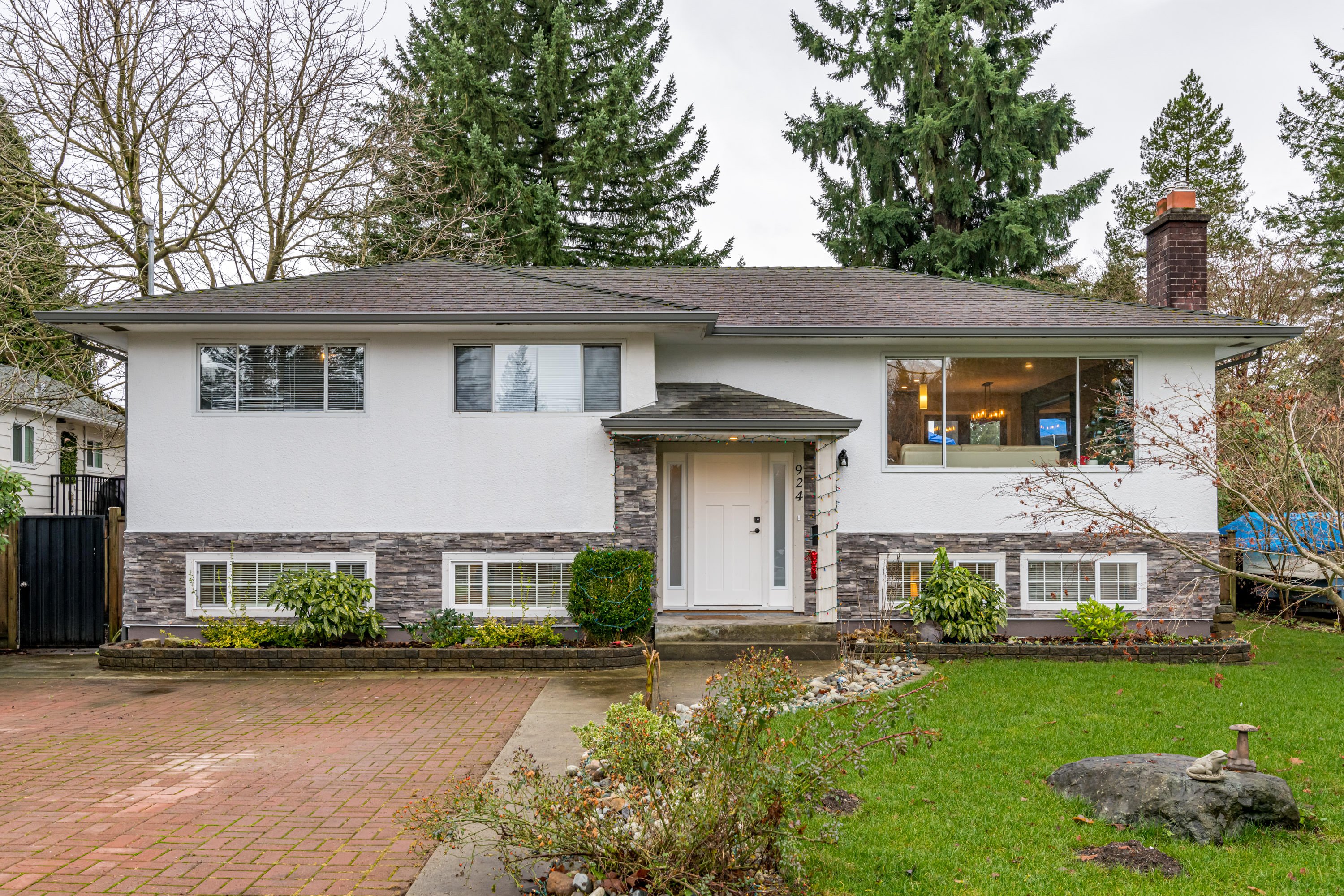 924 Grover Avenue, Coquitlam