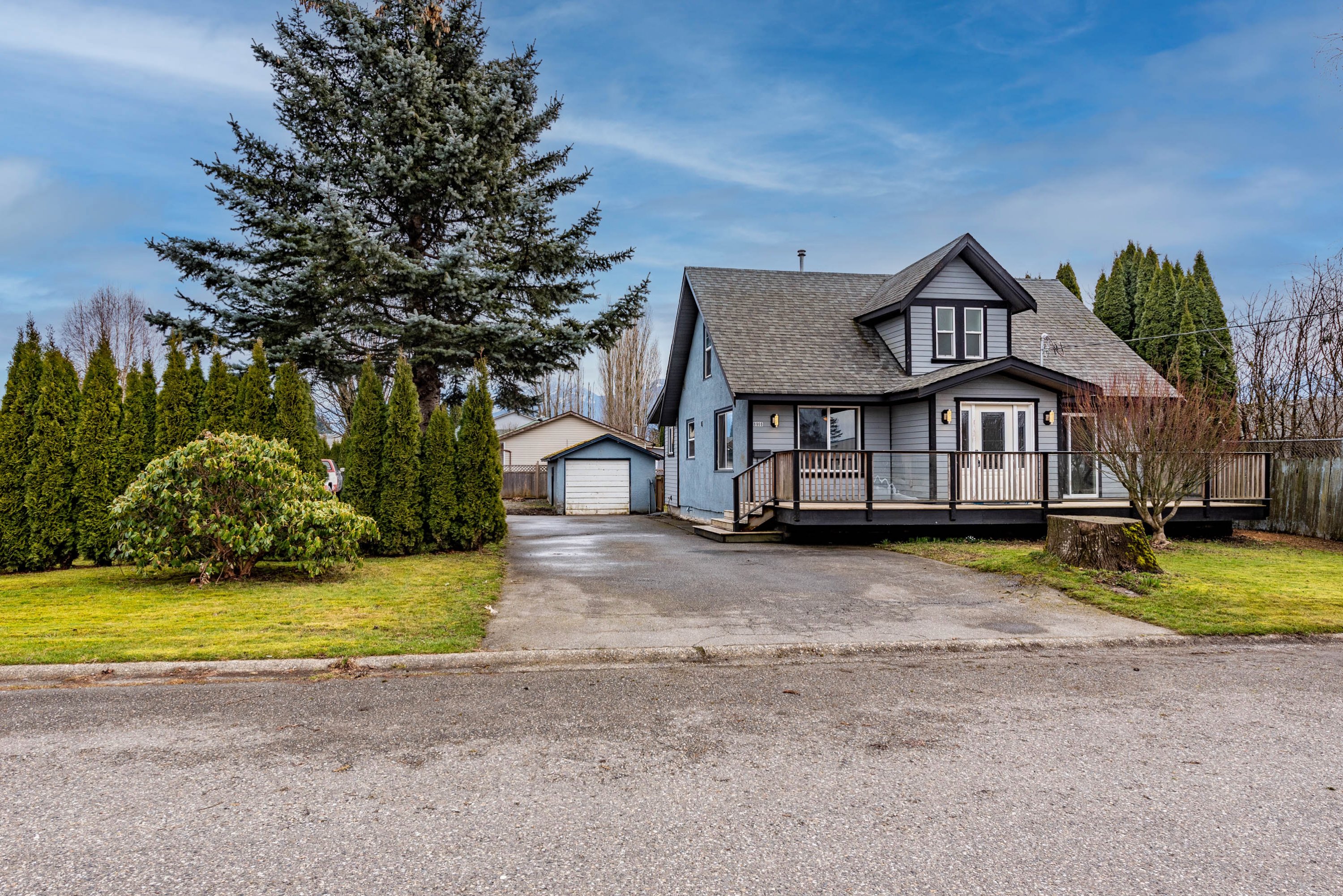 8966 Charles Street, Chilliwack