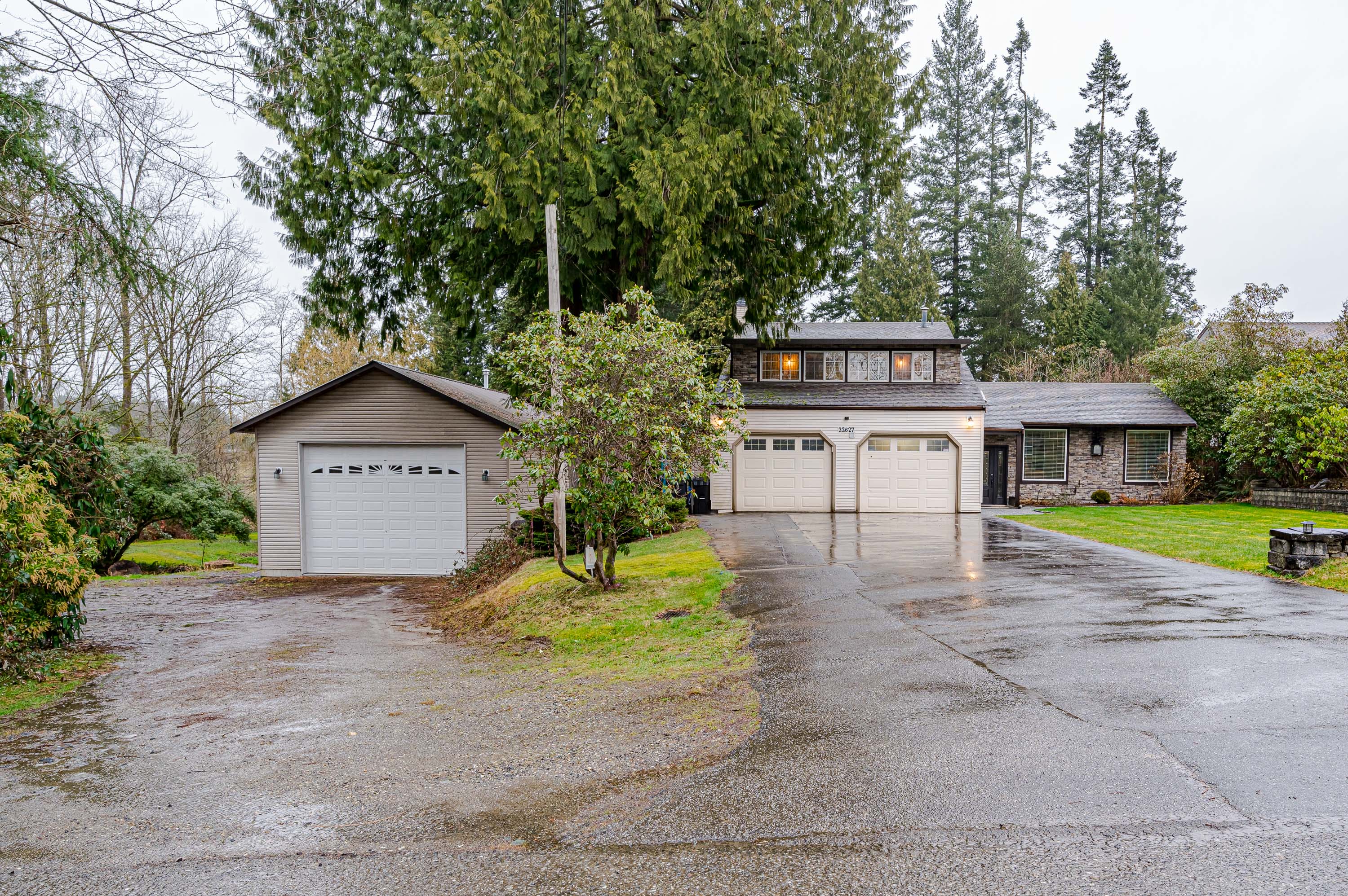 22627 76B Crescent, Langley