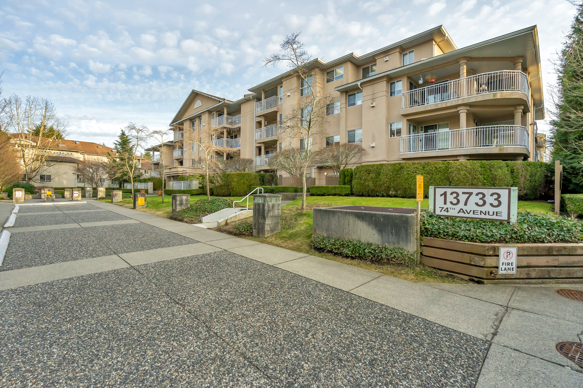 215 - 13733 74 Avenue, Surrey