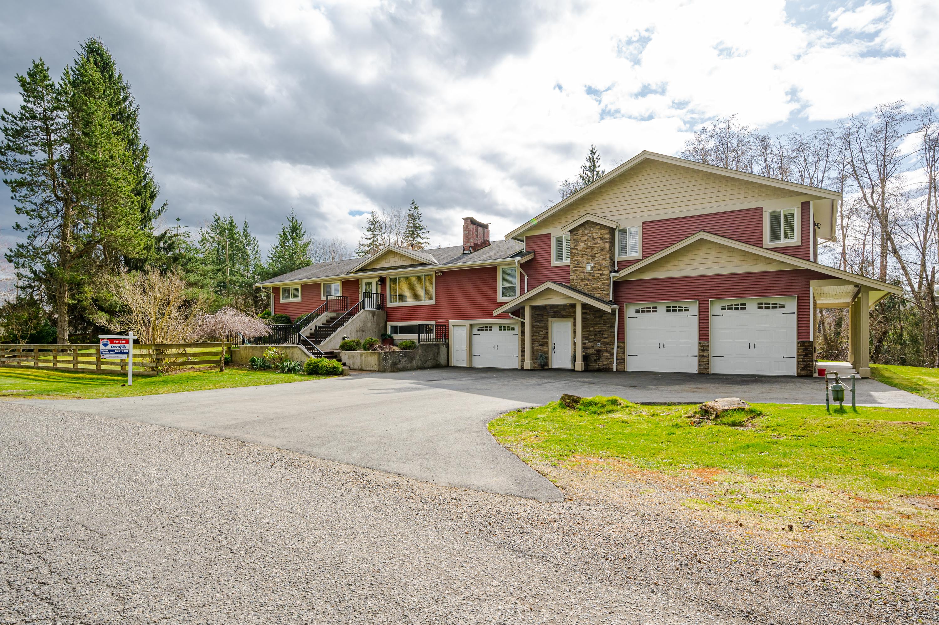 4537 Saddlehorn Crescent, Langley