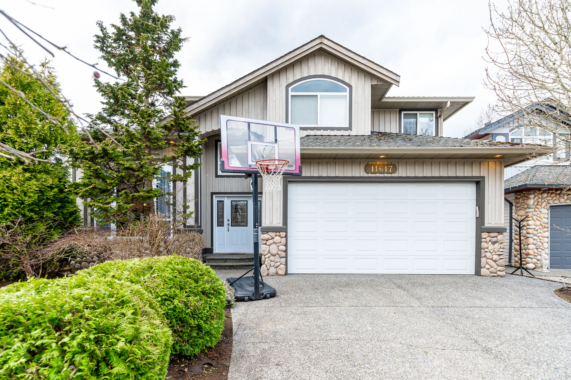 11617 Creekside Street, Maple Ridge