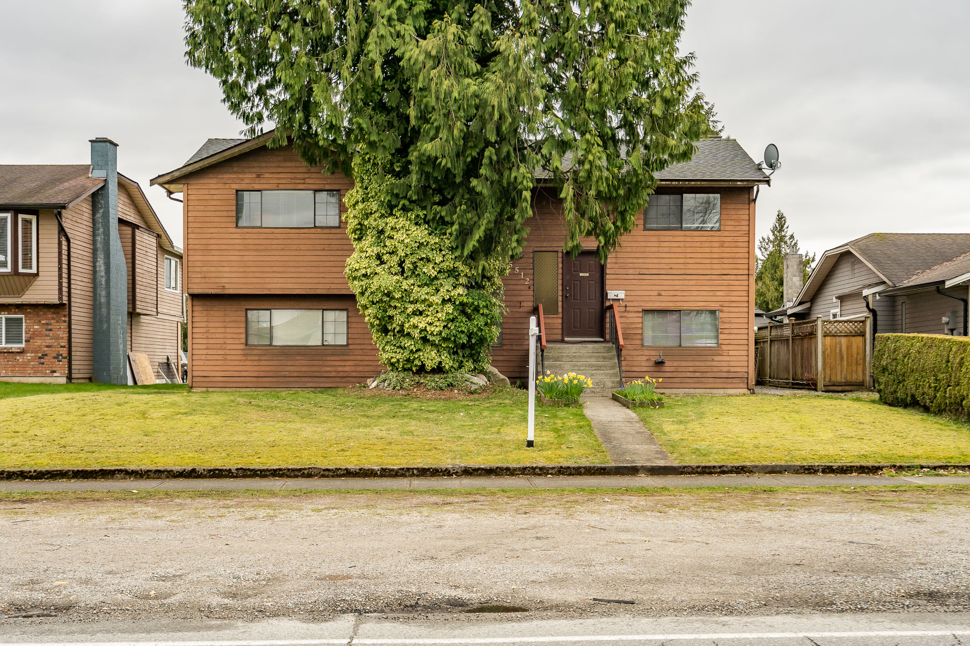 15512 100 Avenue, Surrey