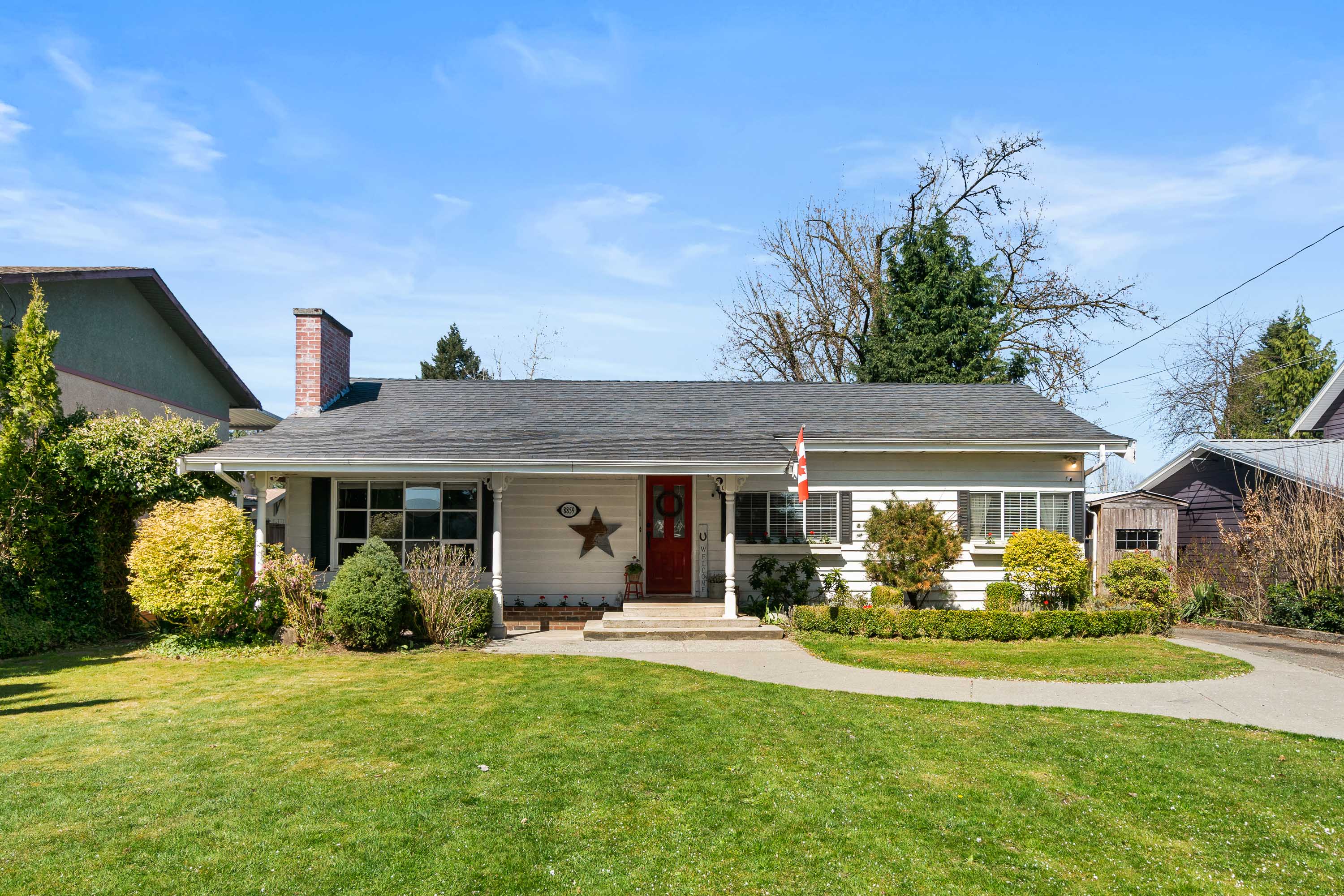 8859 Hudson Bay Street, Langley