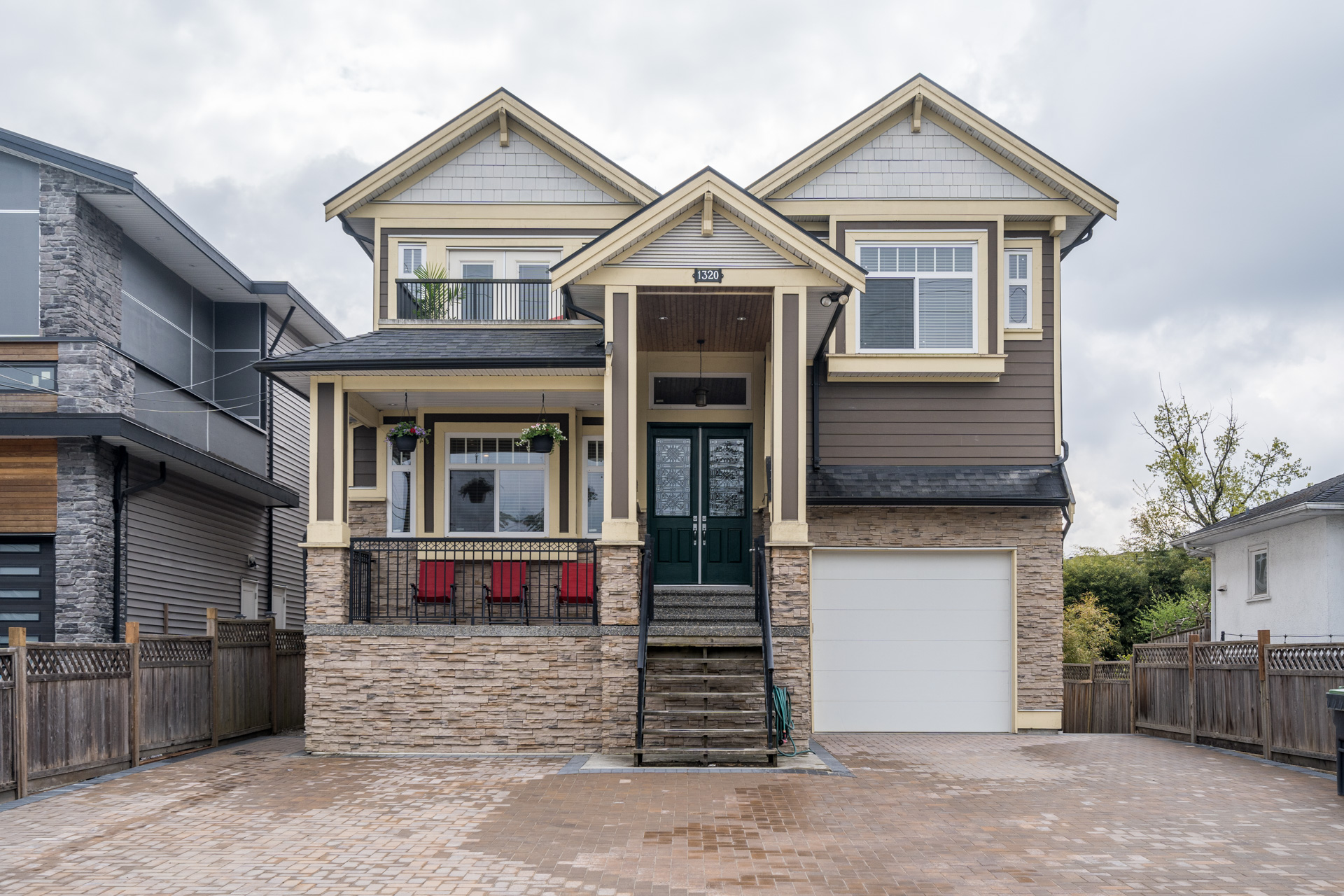 1320 Ewen Avenue, New Westminster