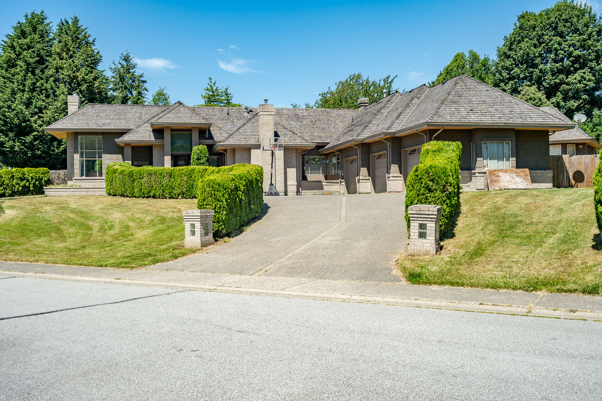 16865 18 Avenue, Surrey