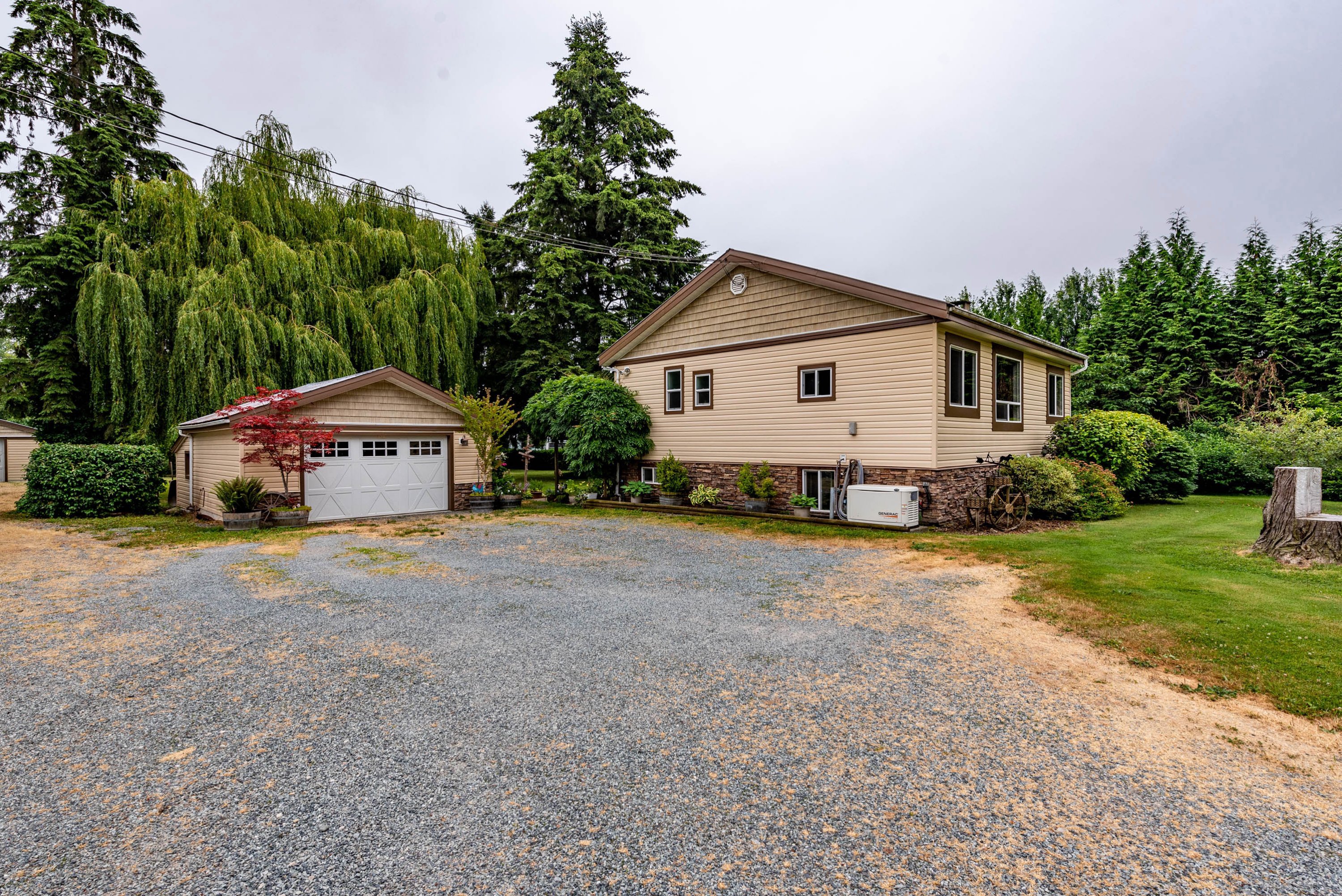 6894 Bradner Road, Abbotsford