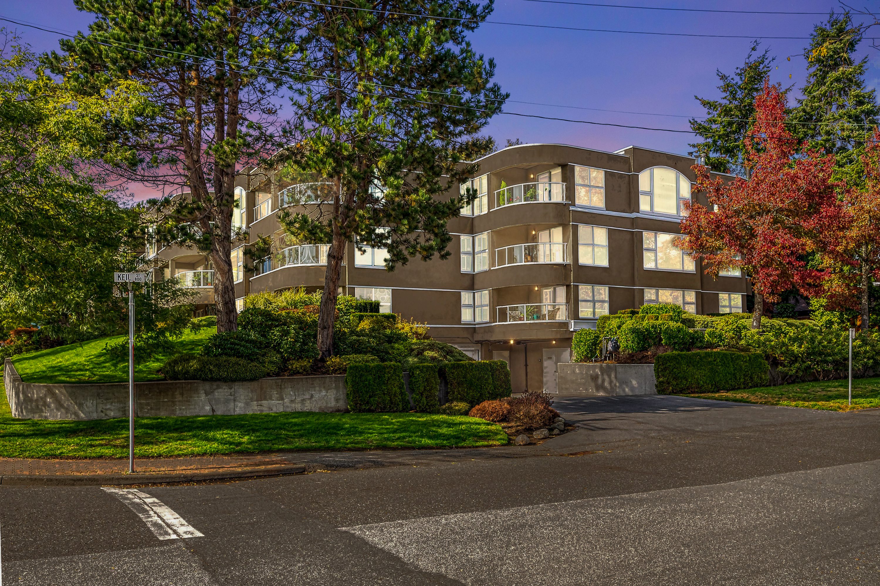 201 - 15809 Marine Drive, White Rock