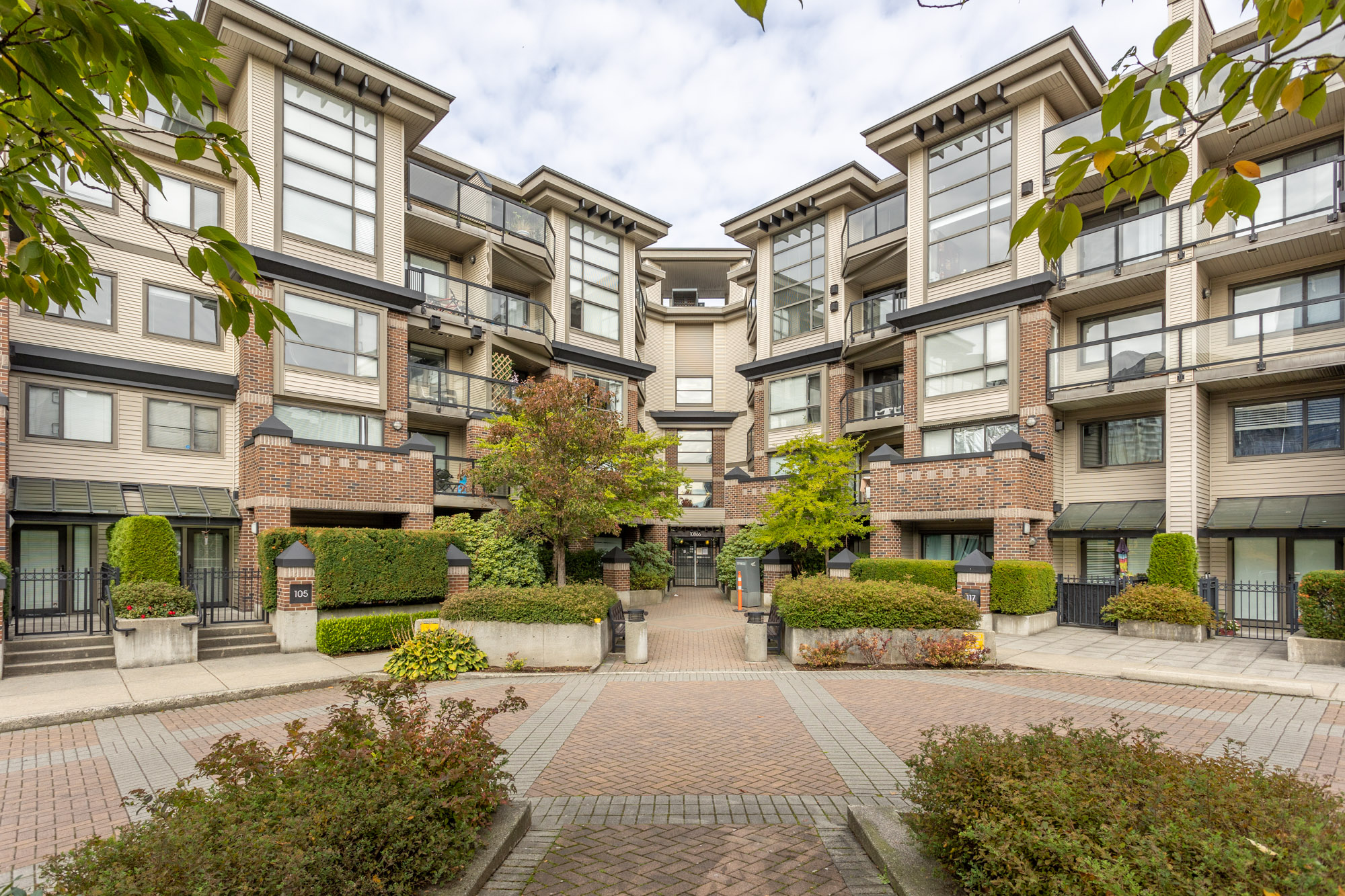 301 - 10866 City Parkway, Surrey