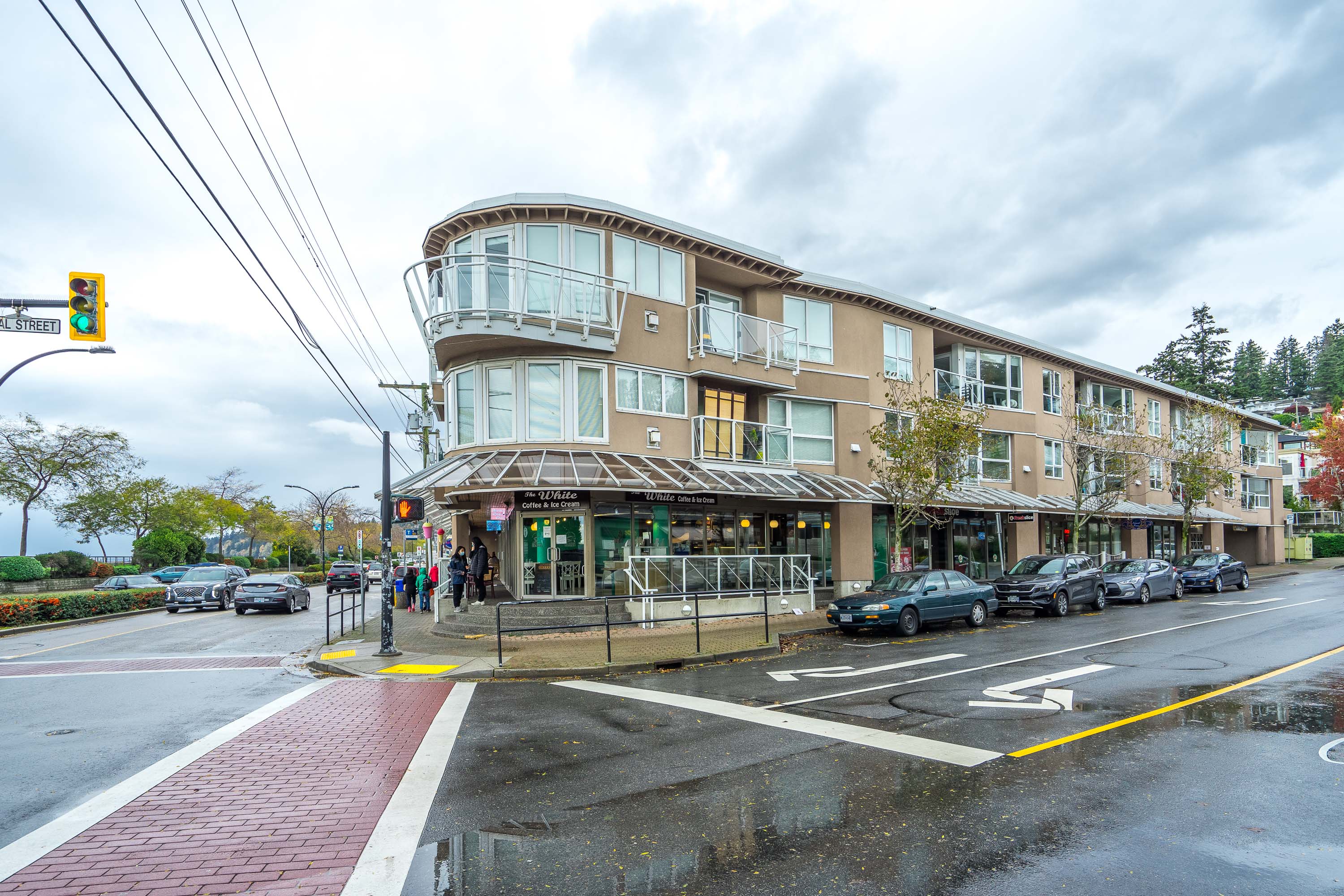 209 - 1119 Vidal Street, White Rock