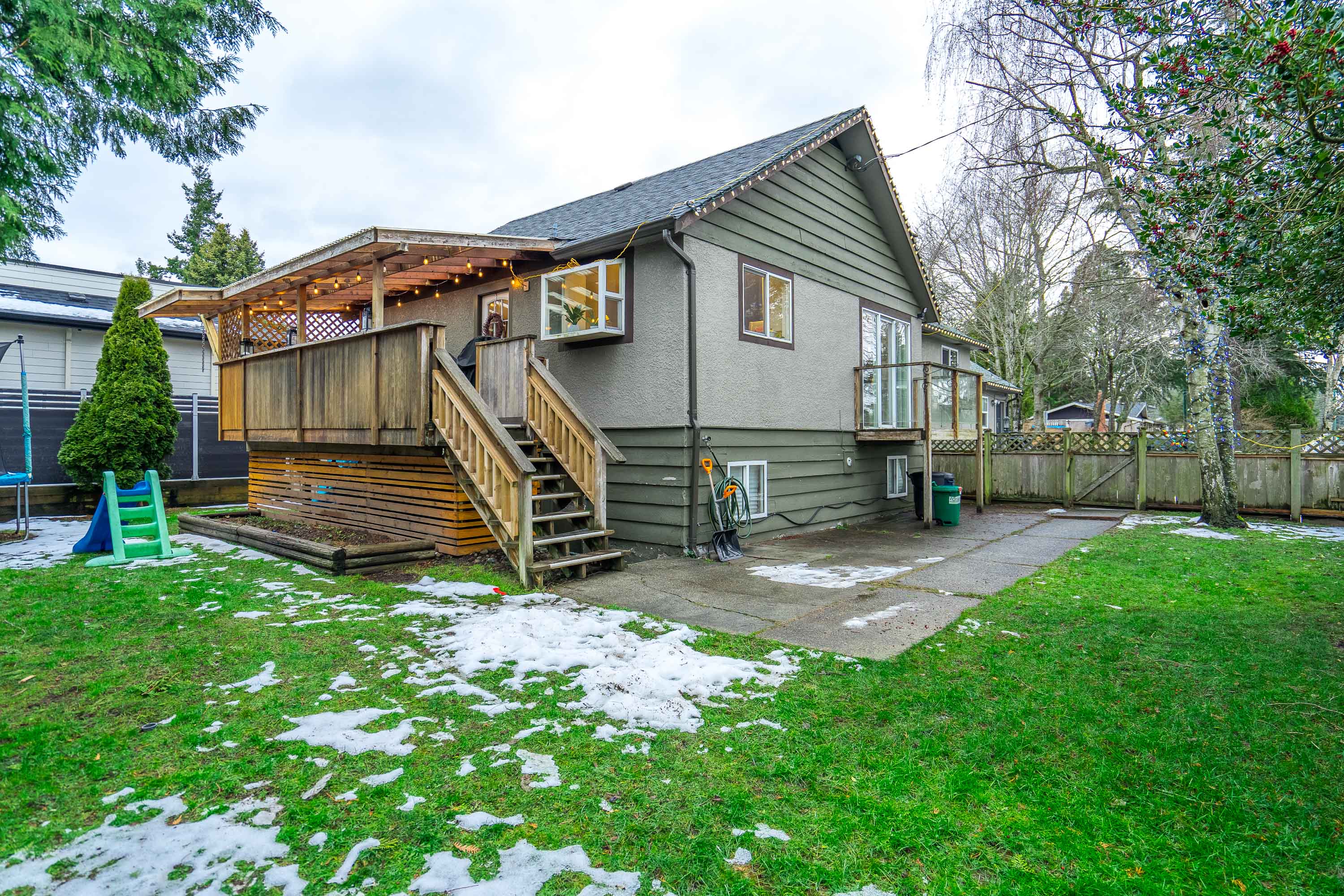 15644 Thrift Avenue, White Rock