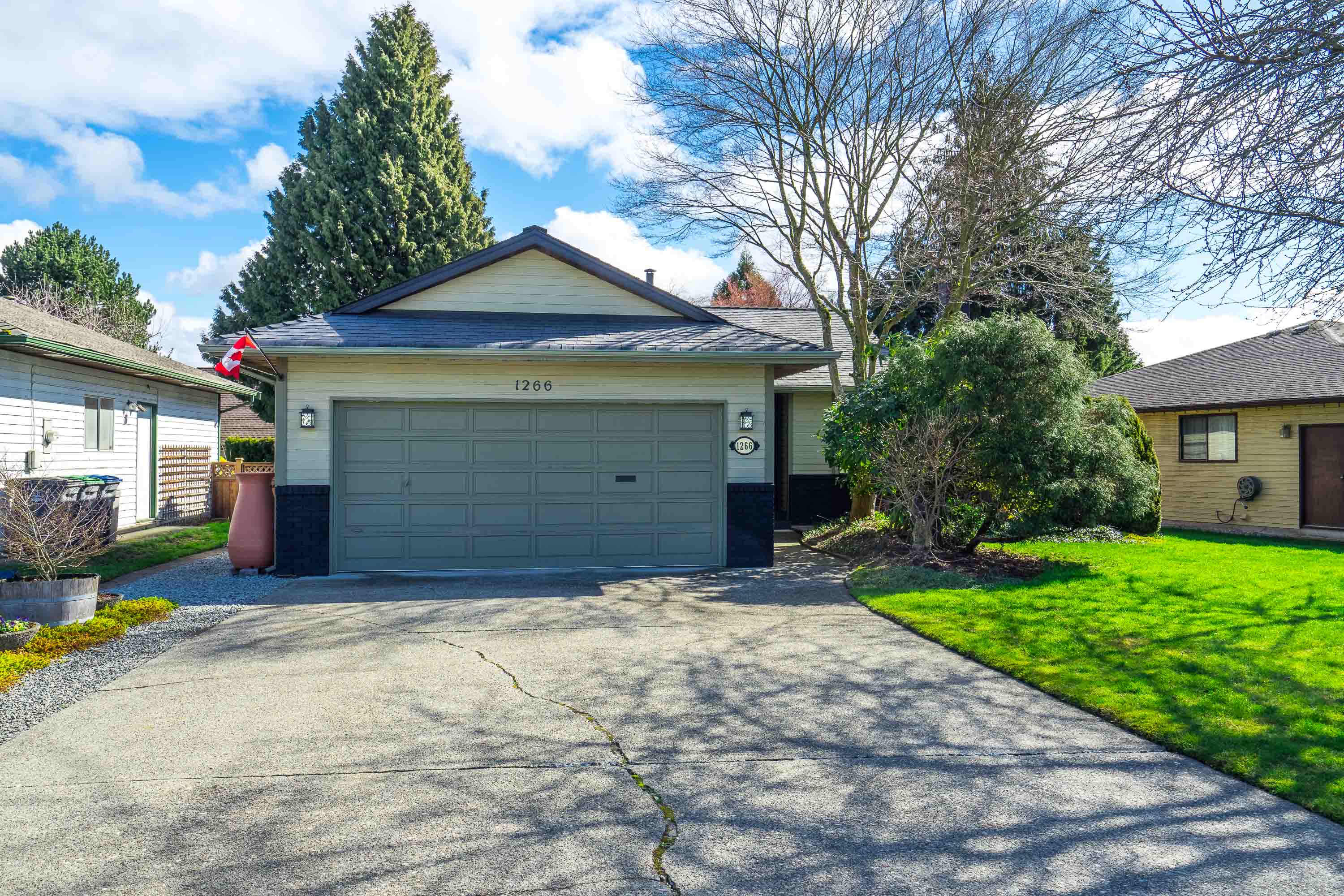 1266 160A Street, South Surrey | MLS# R2685519 | Cotala Cross Media