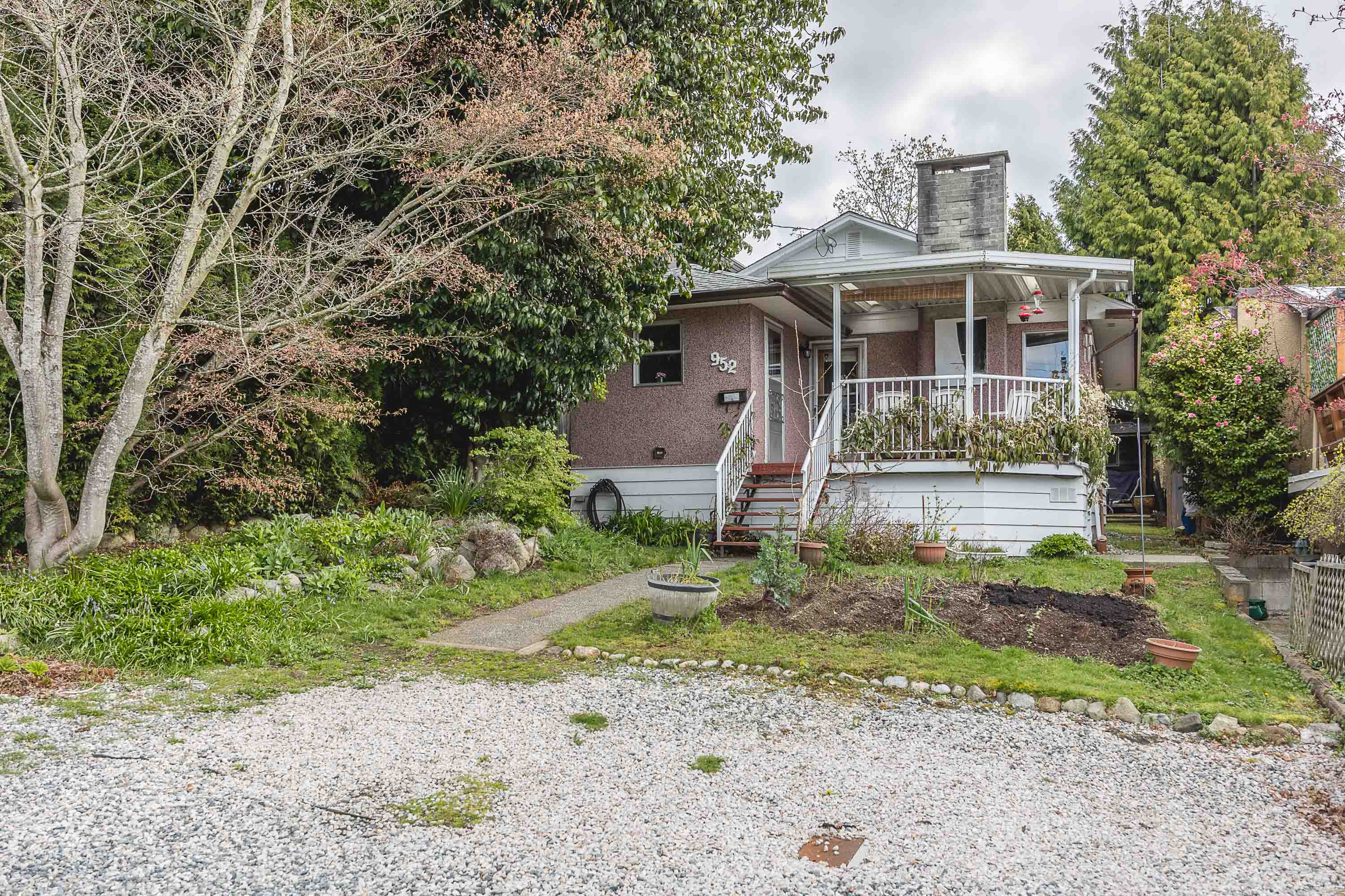 952 Maple Street, White Rock