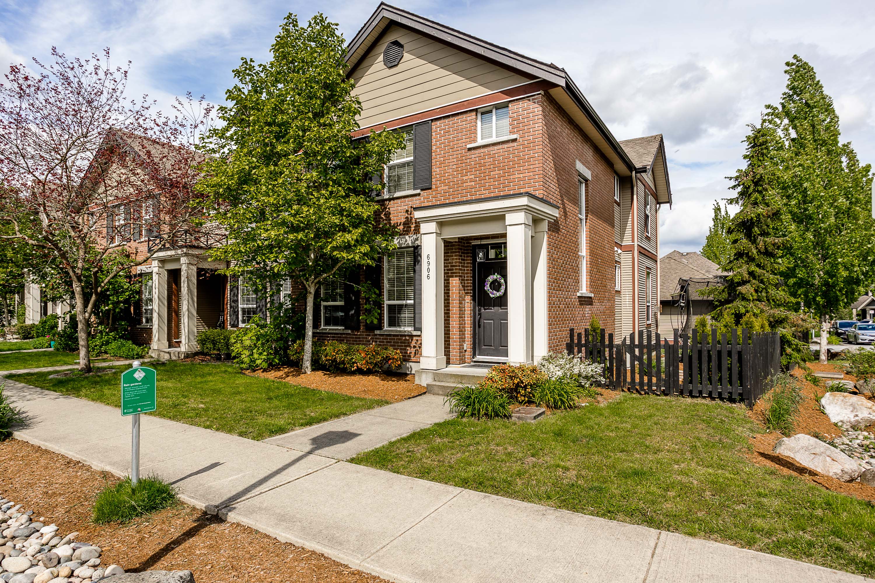 6906 208A Street, Langley