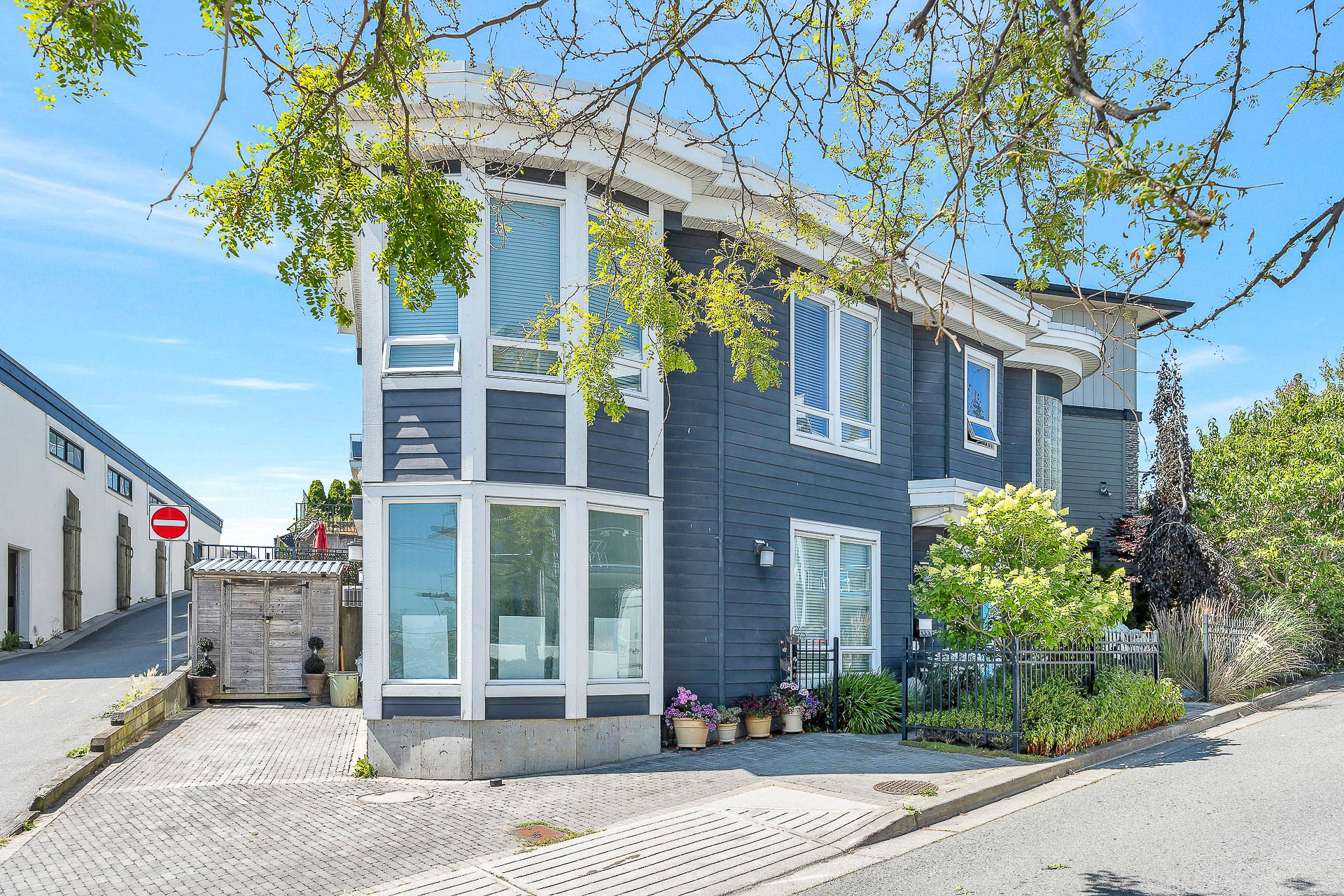 15598 Victoria Avenue, White Rock