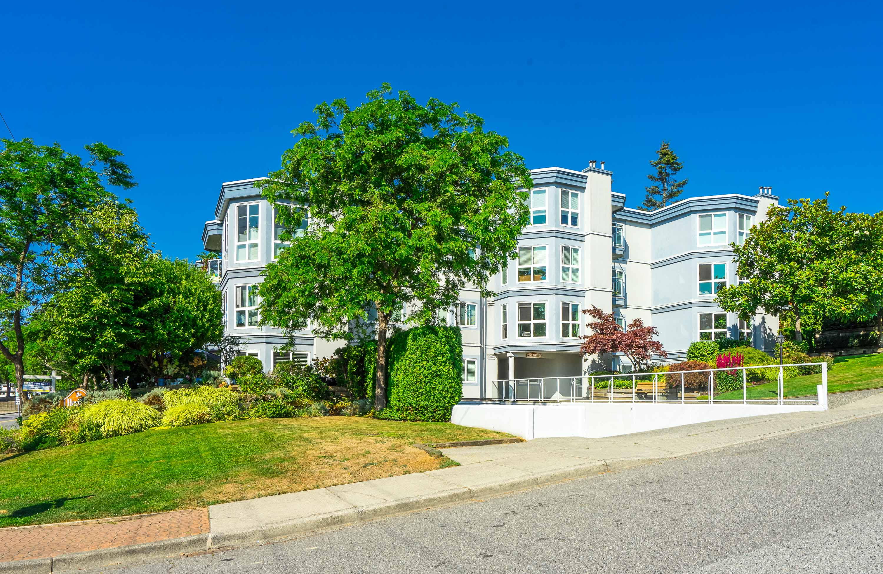 204 - 15941 Marine Drive, White Rock