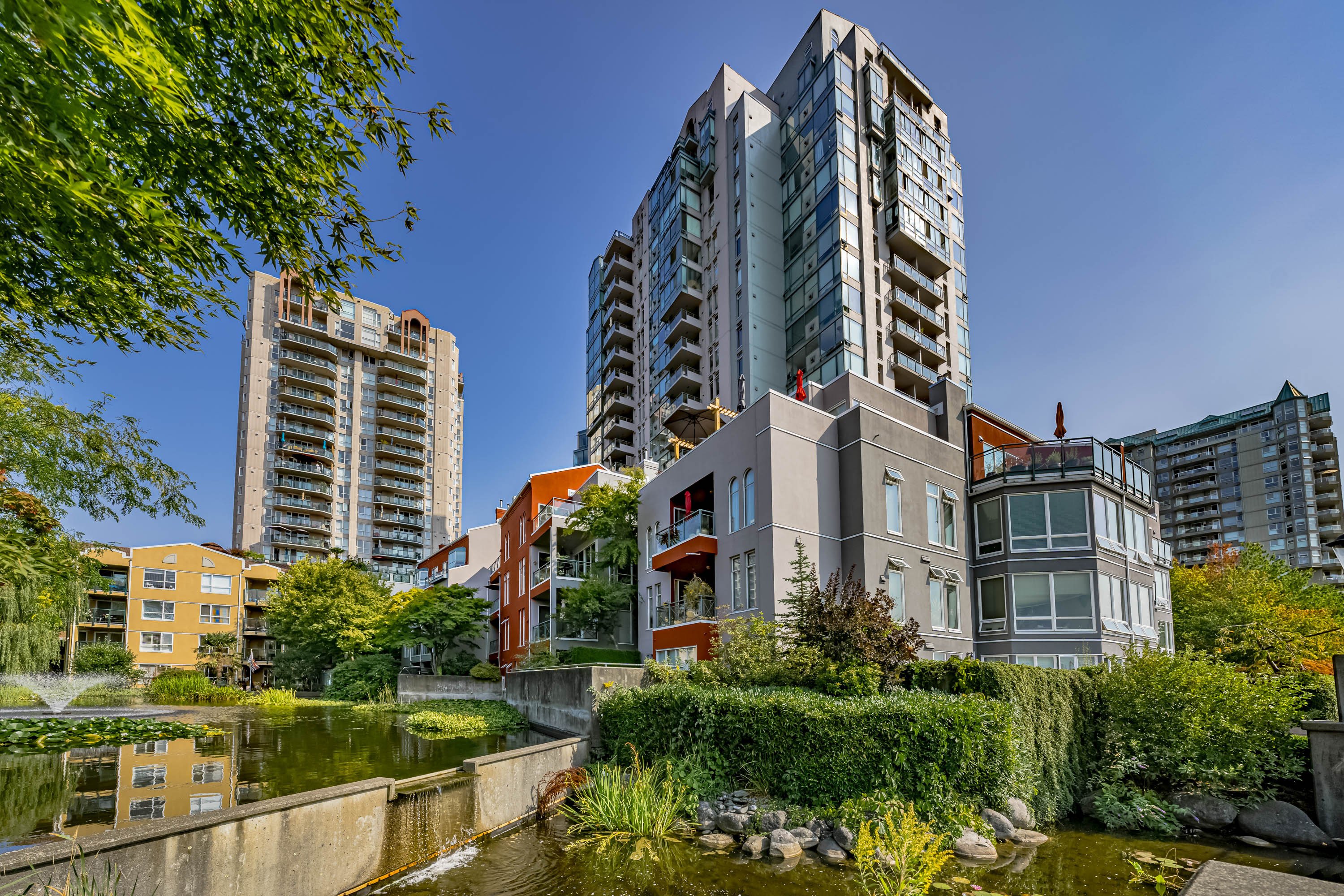 706 - 8 Laguna Court, New Westminster