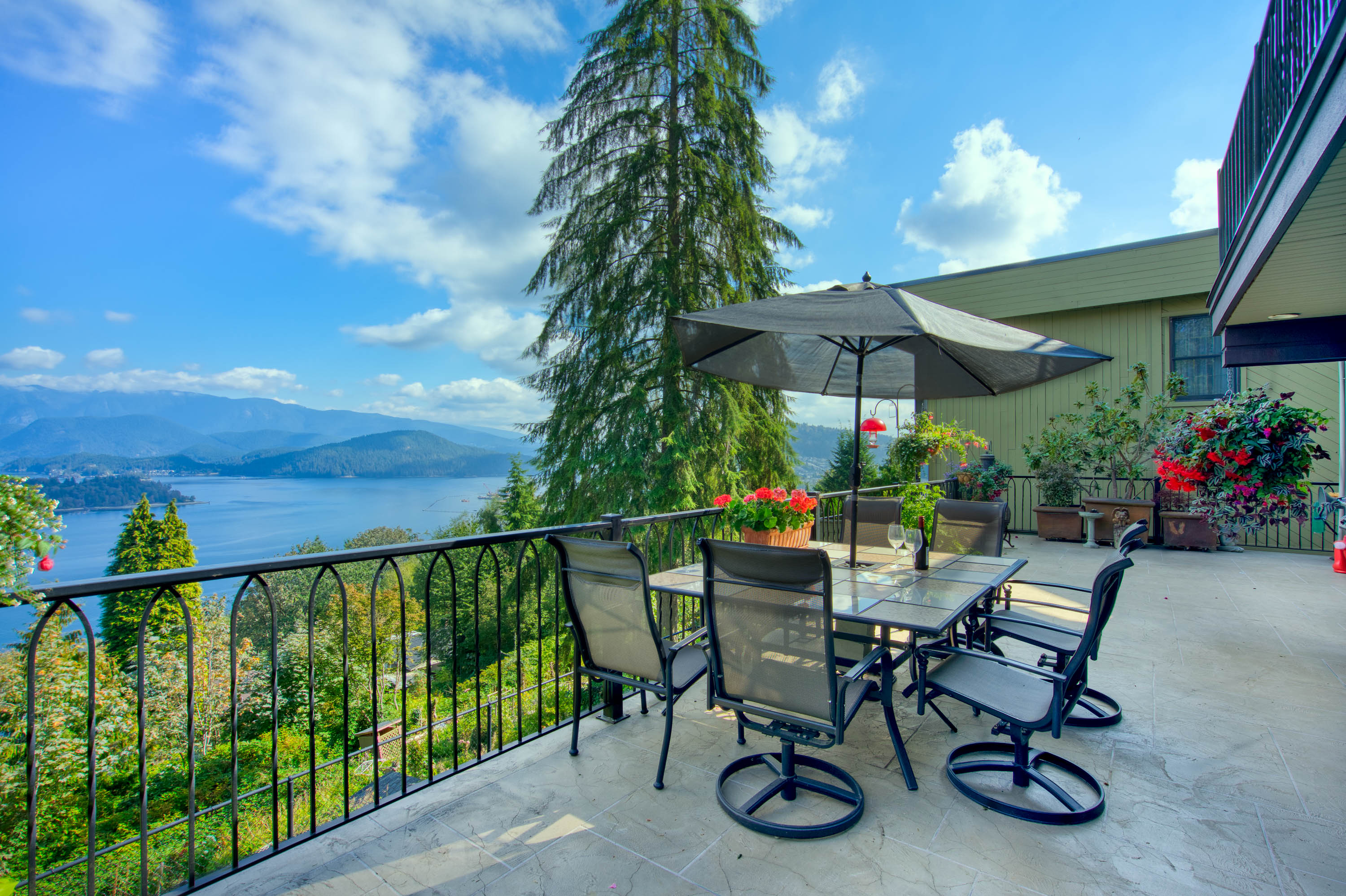 5541 Bessborough Drive, Burnaby