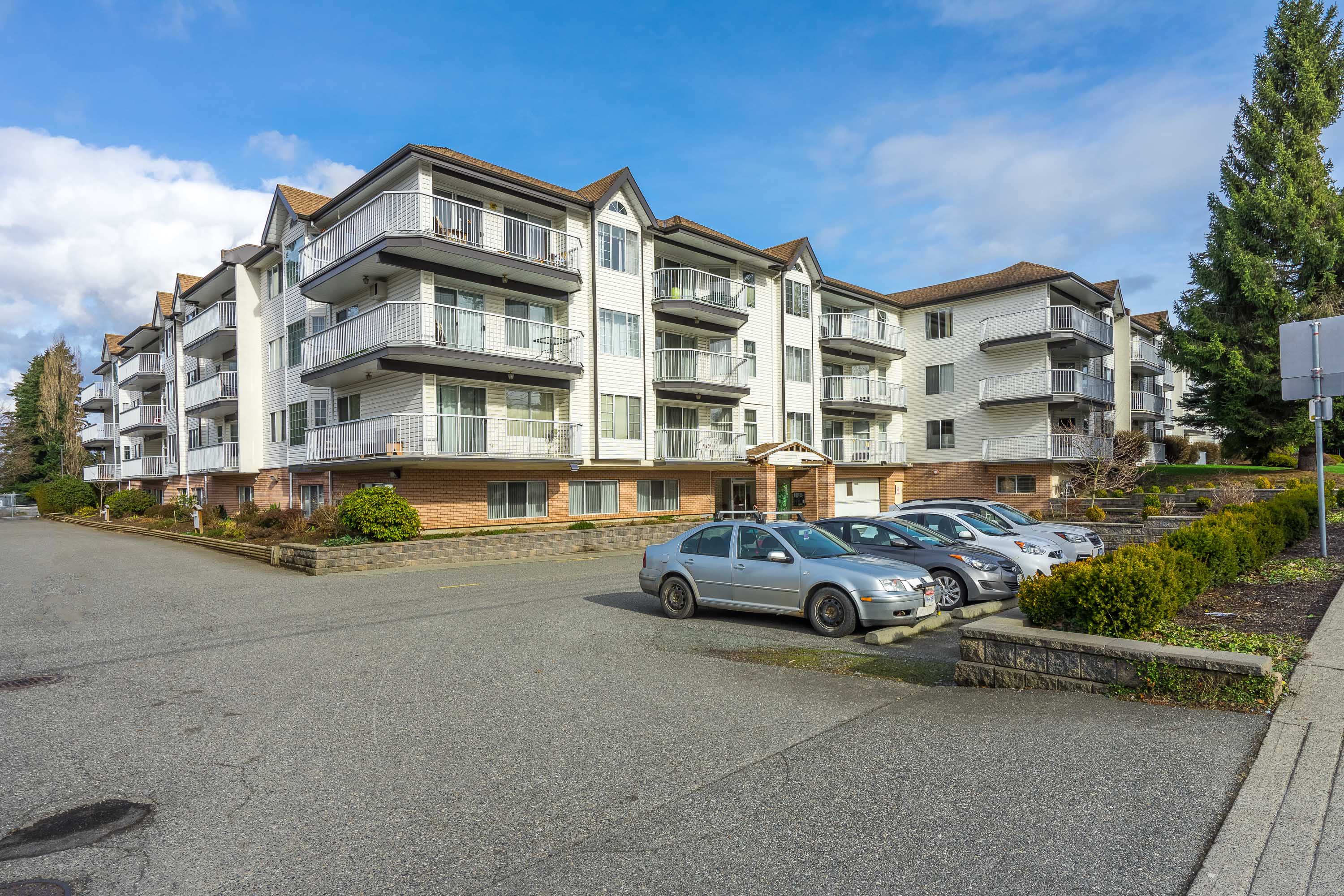 105 - 33535 King Road, Abbotsford | MLS# R2750543 | Cotala Cross Media