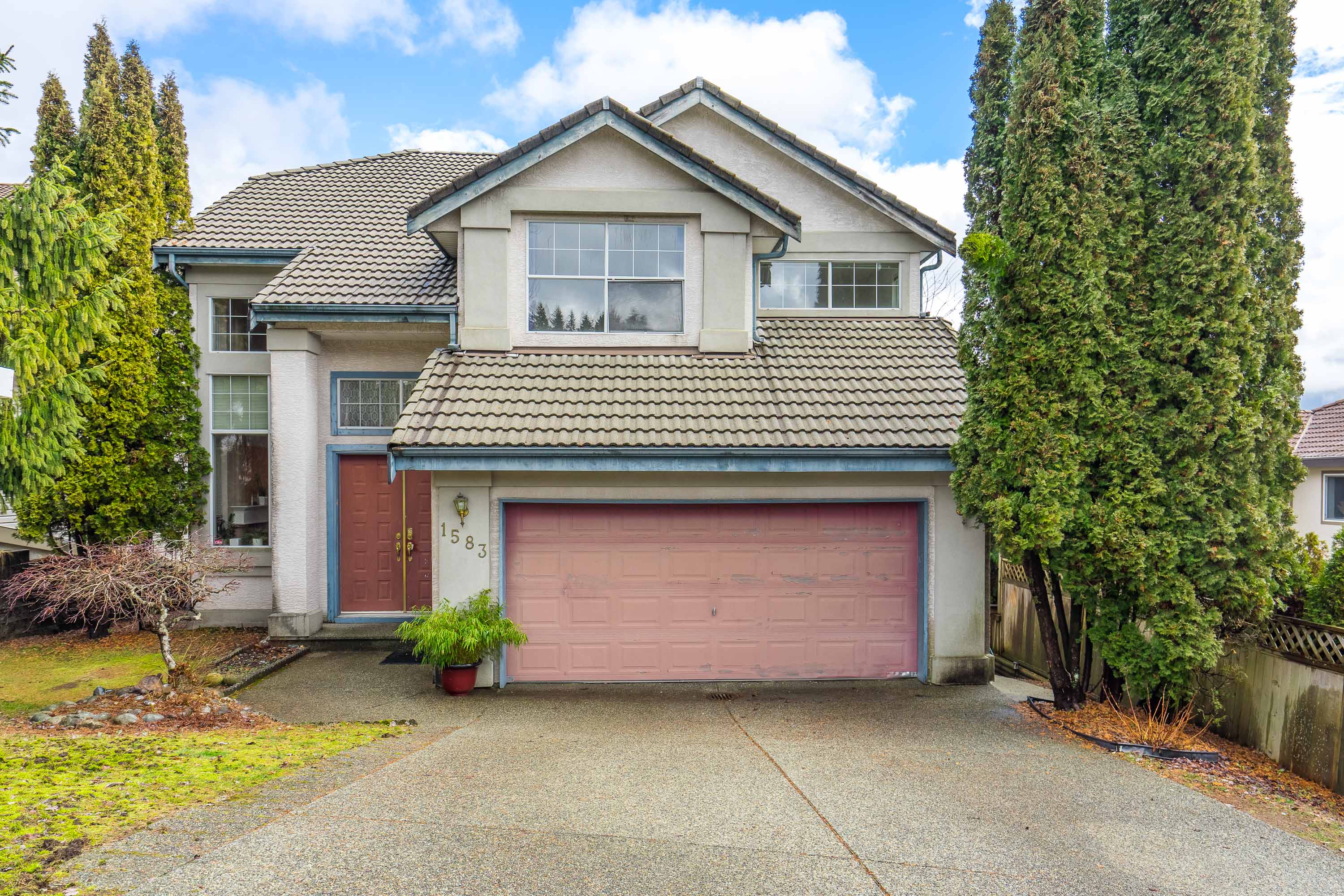 1583 Pinetree Way, Coquitlam