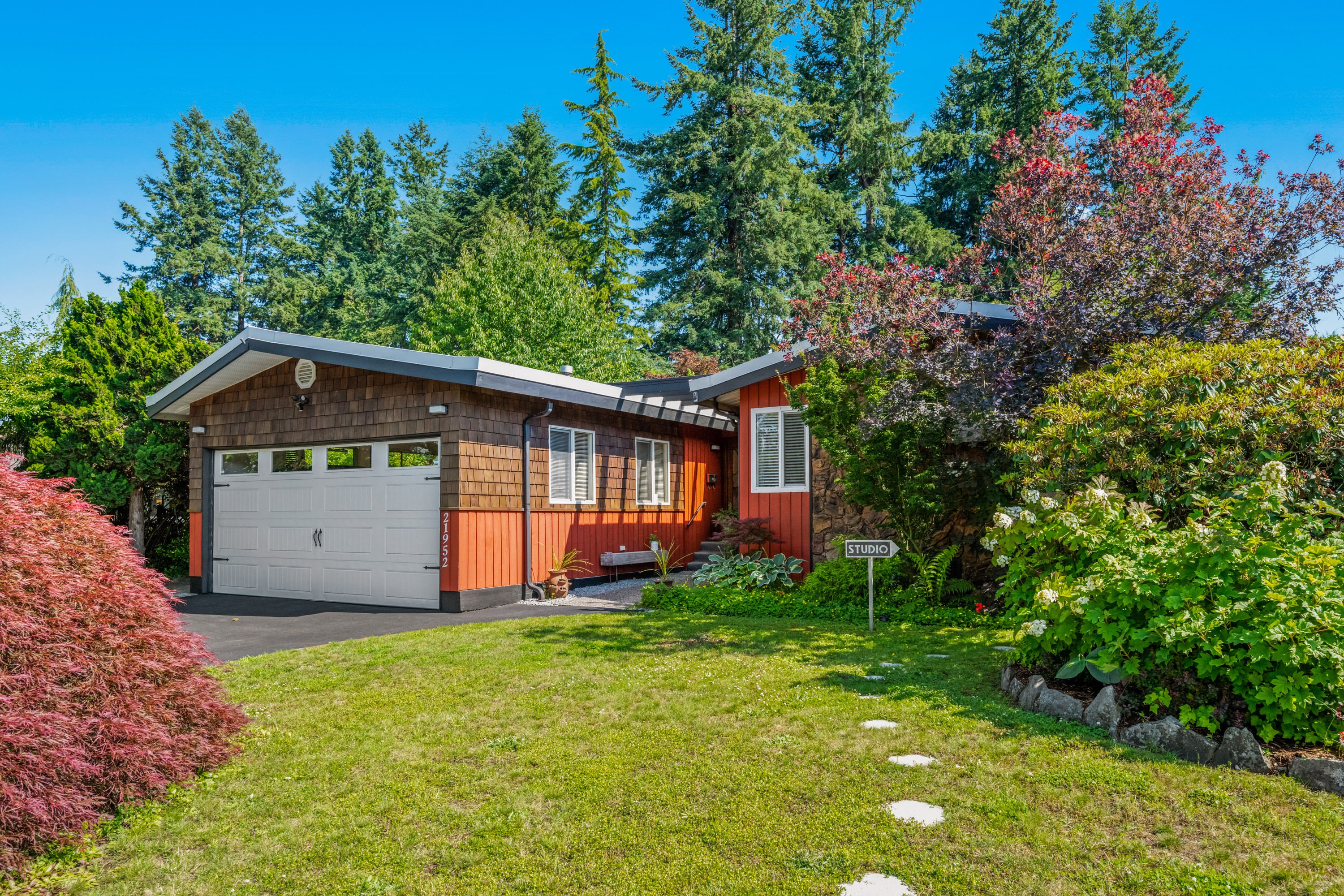 21952 Cliff Place, Maple Ridge