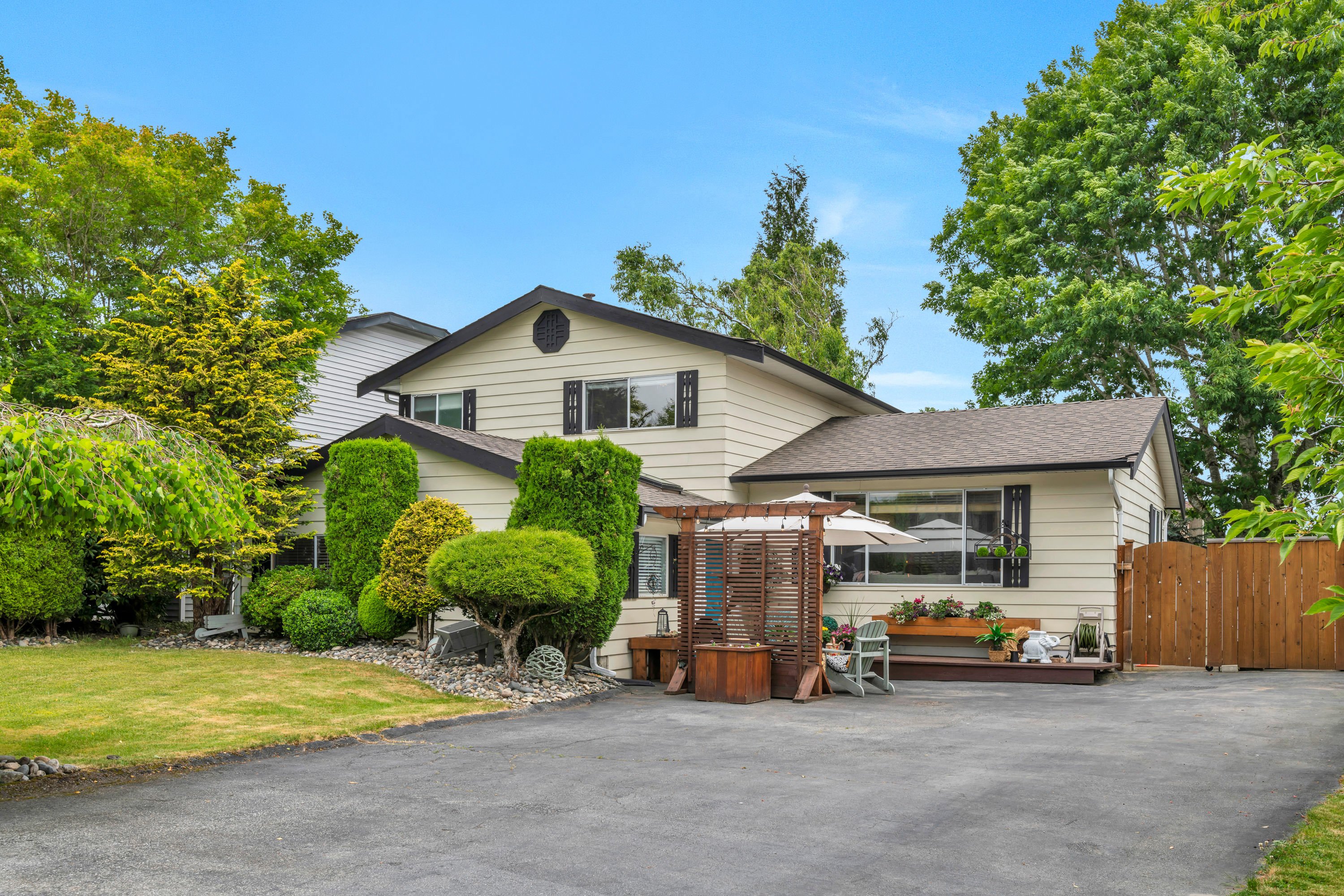 21239 94B Avenue, Langley