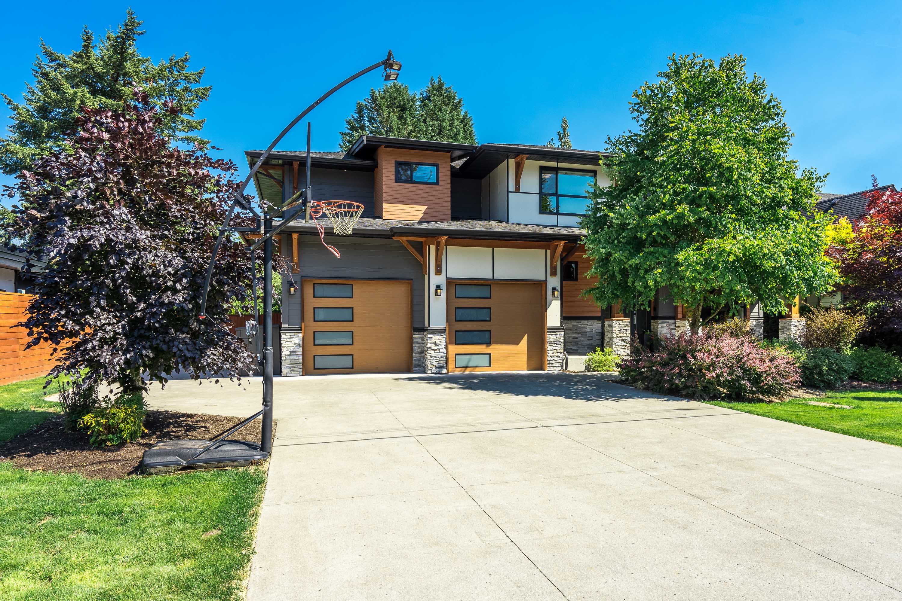 9046 Mackie Street, Langley