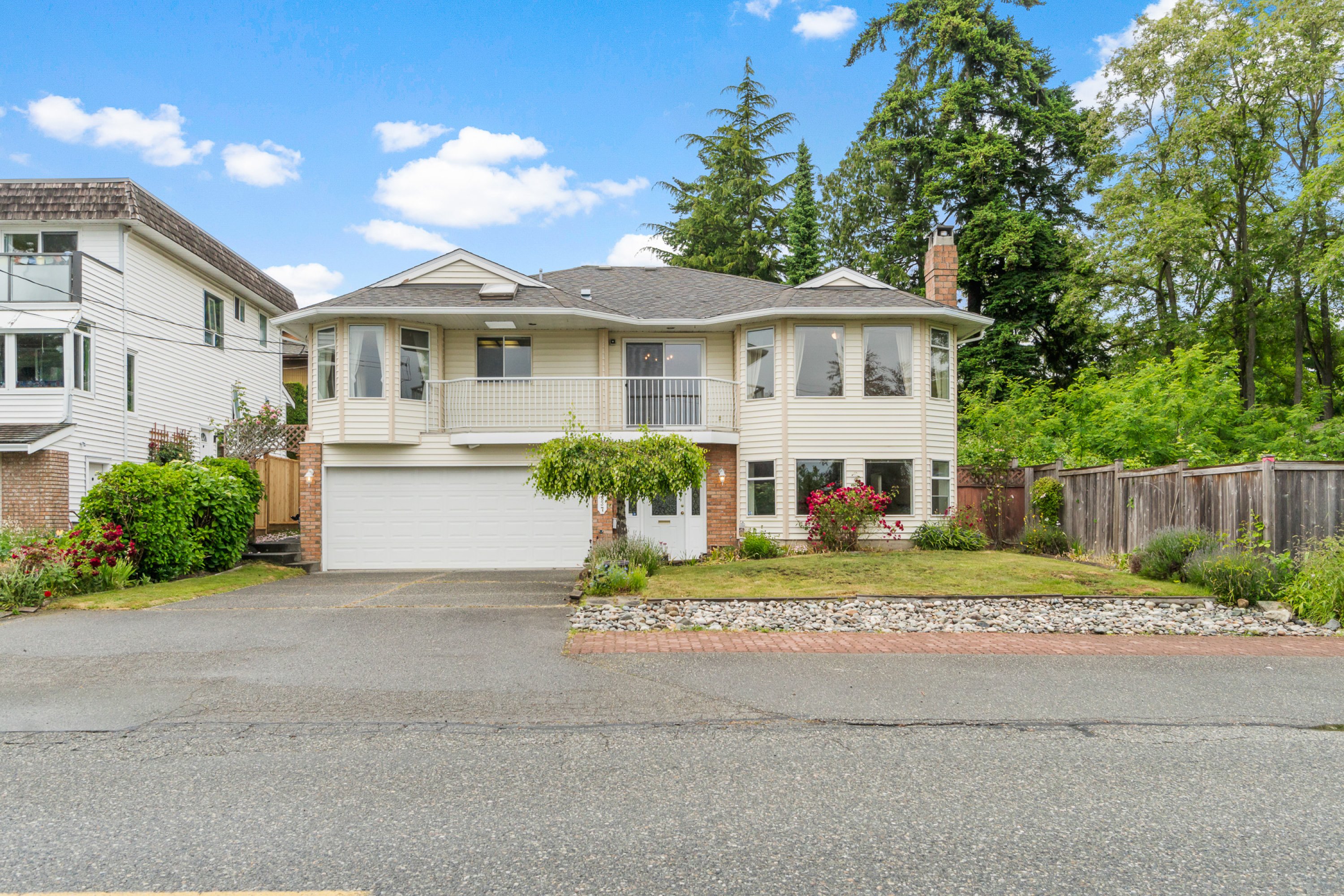 15837 Pacific Avenue, White Rock