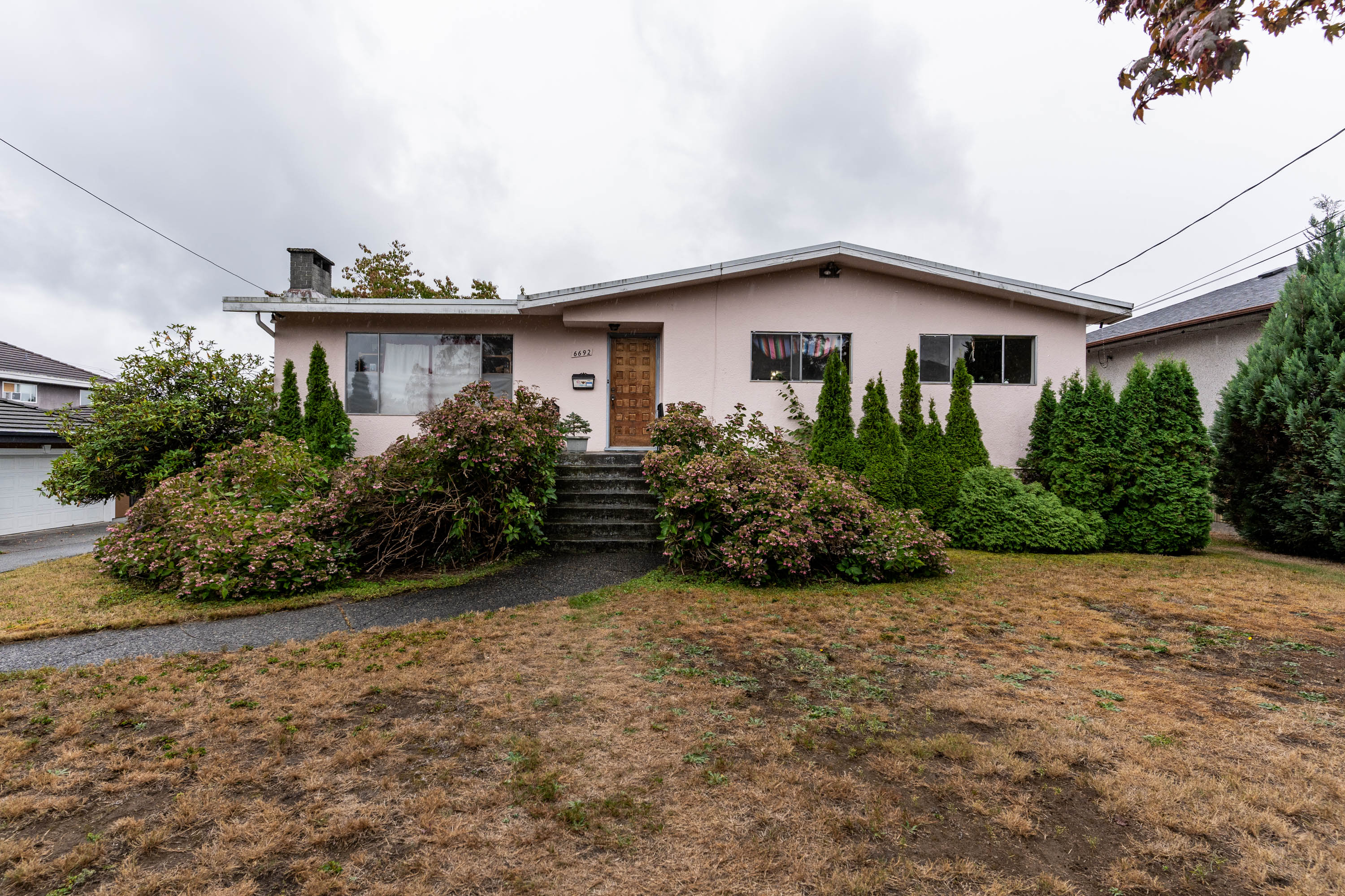 6692 Napier Street, Burnaby