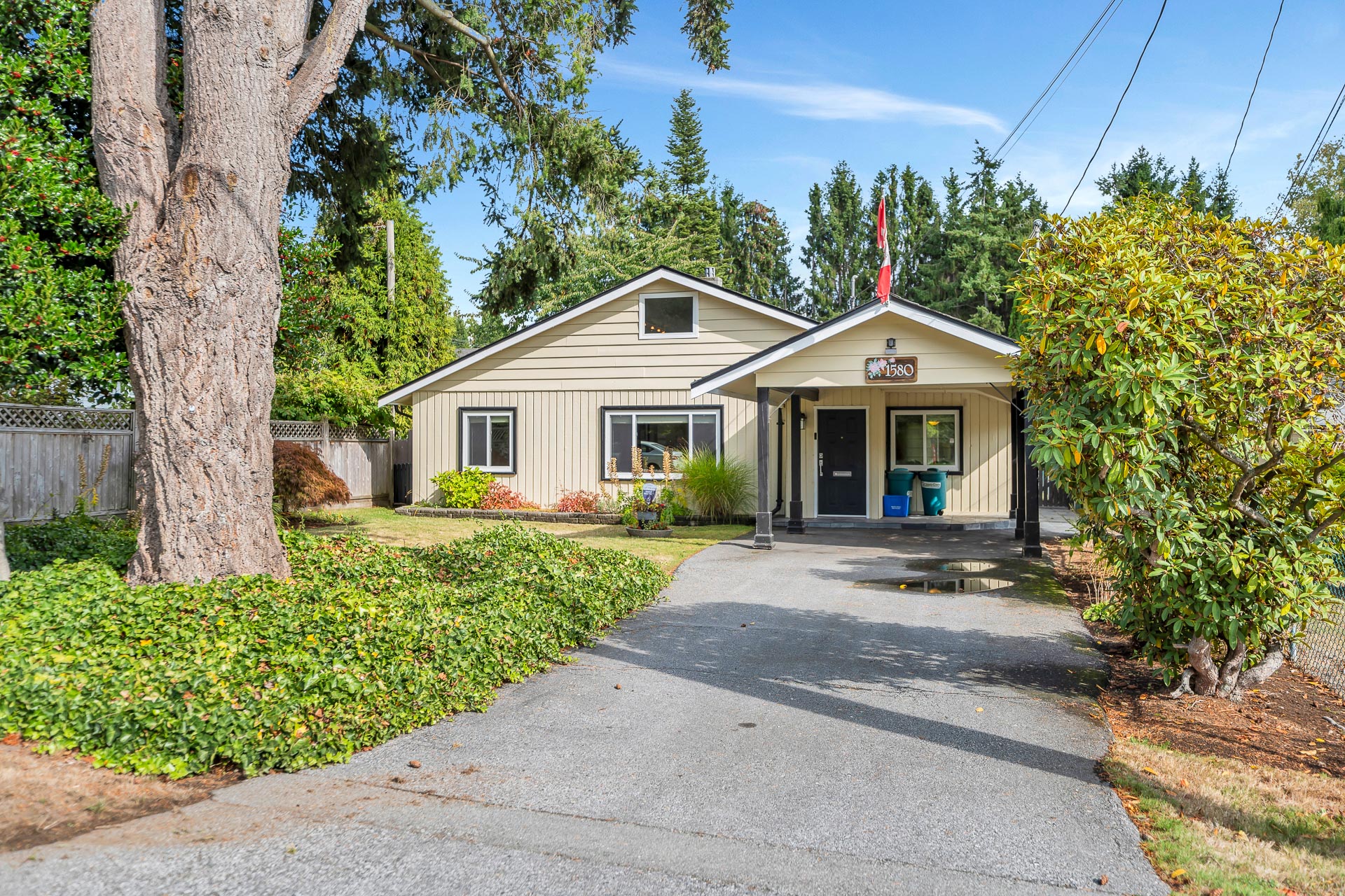 1580 Bishop Road, White Rock