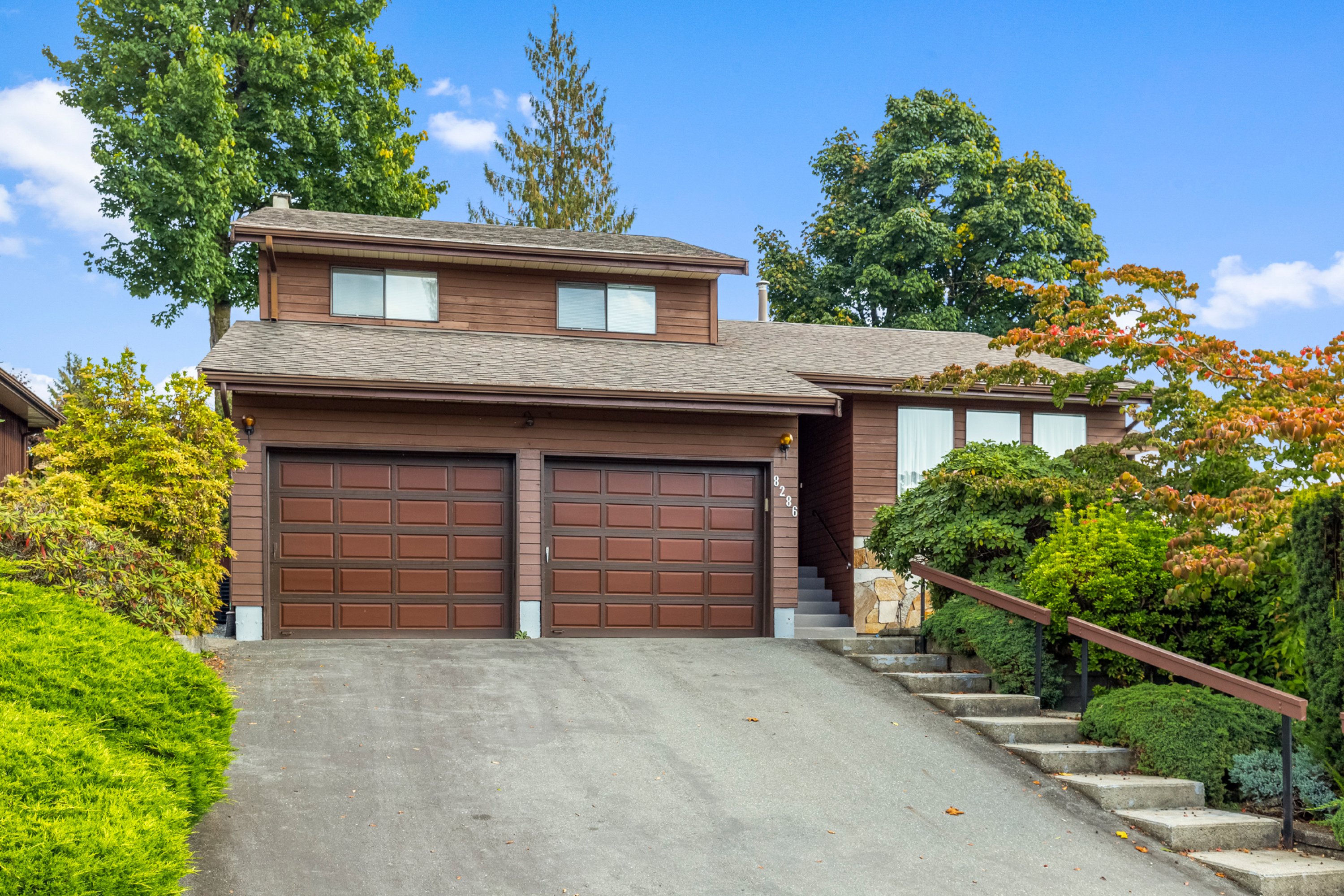 8286 Mahonia Street, Mission