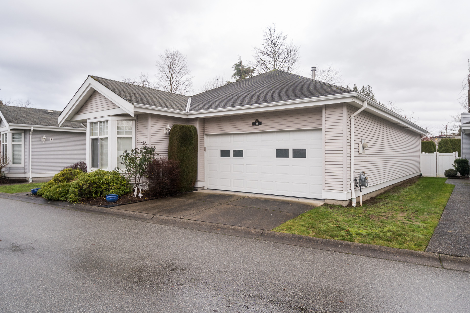 25 - 20770 97B Avenue, Langley