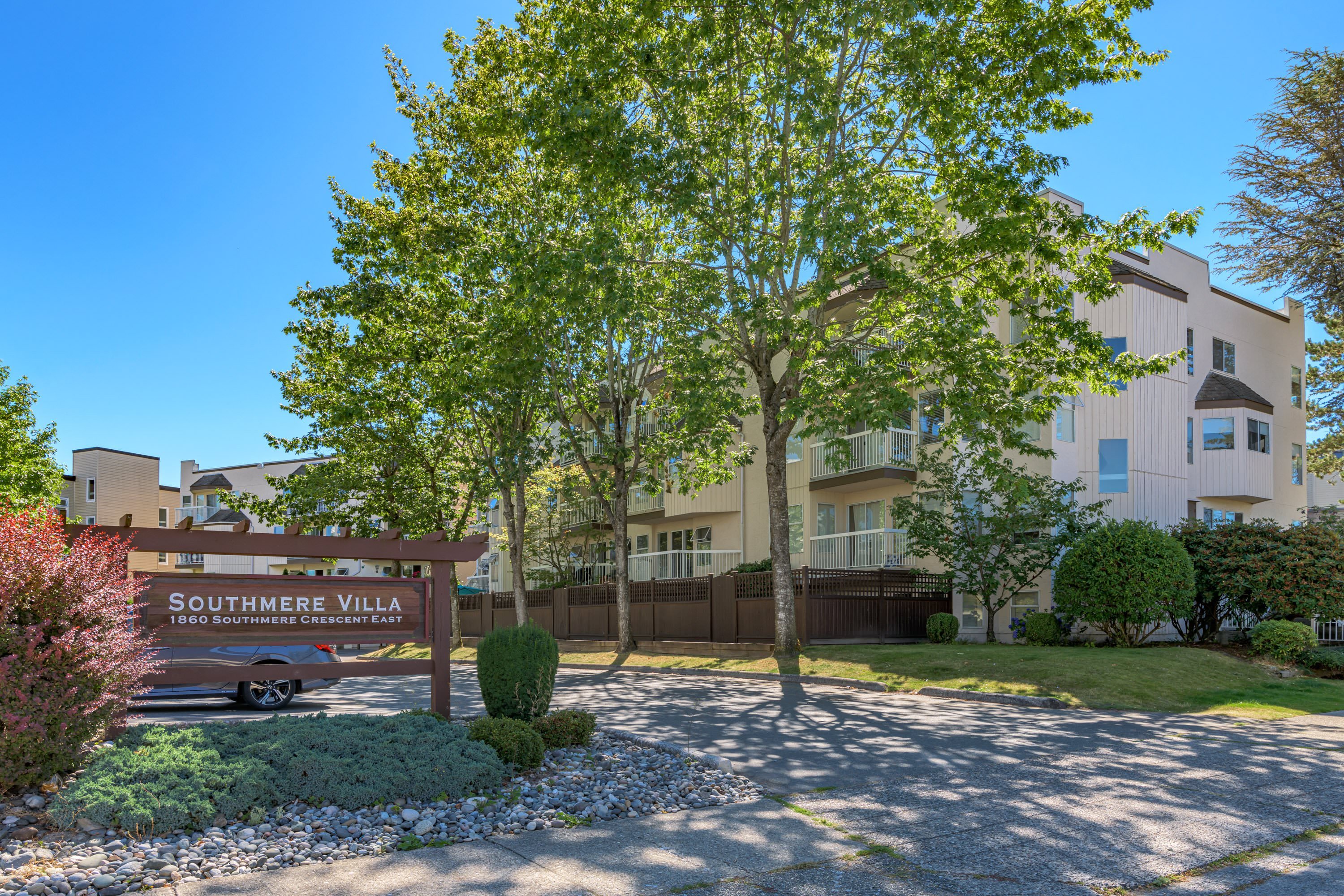 206 - 1860 East Southmere Crescent, Surrey