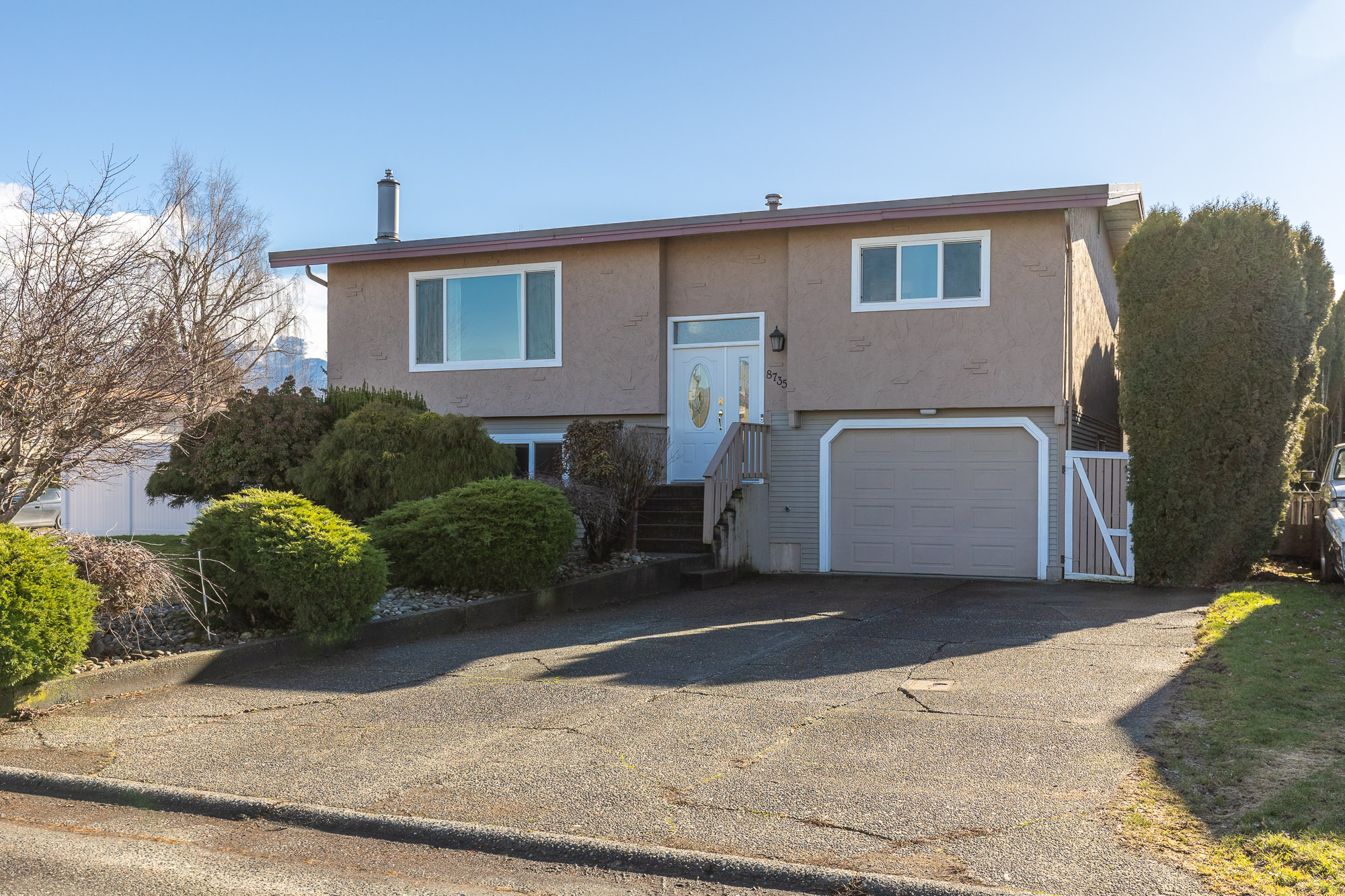 8735 Cornwall Crescent, Chilliwack